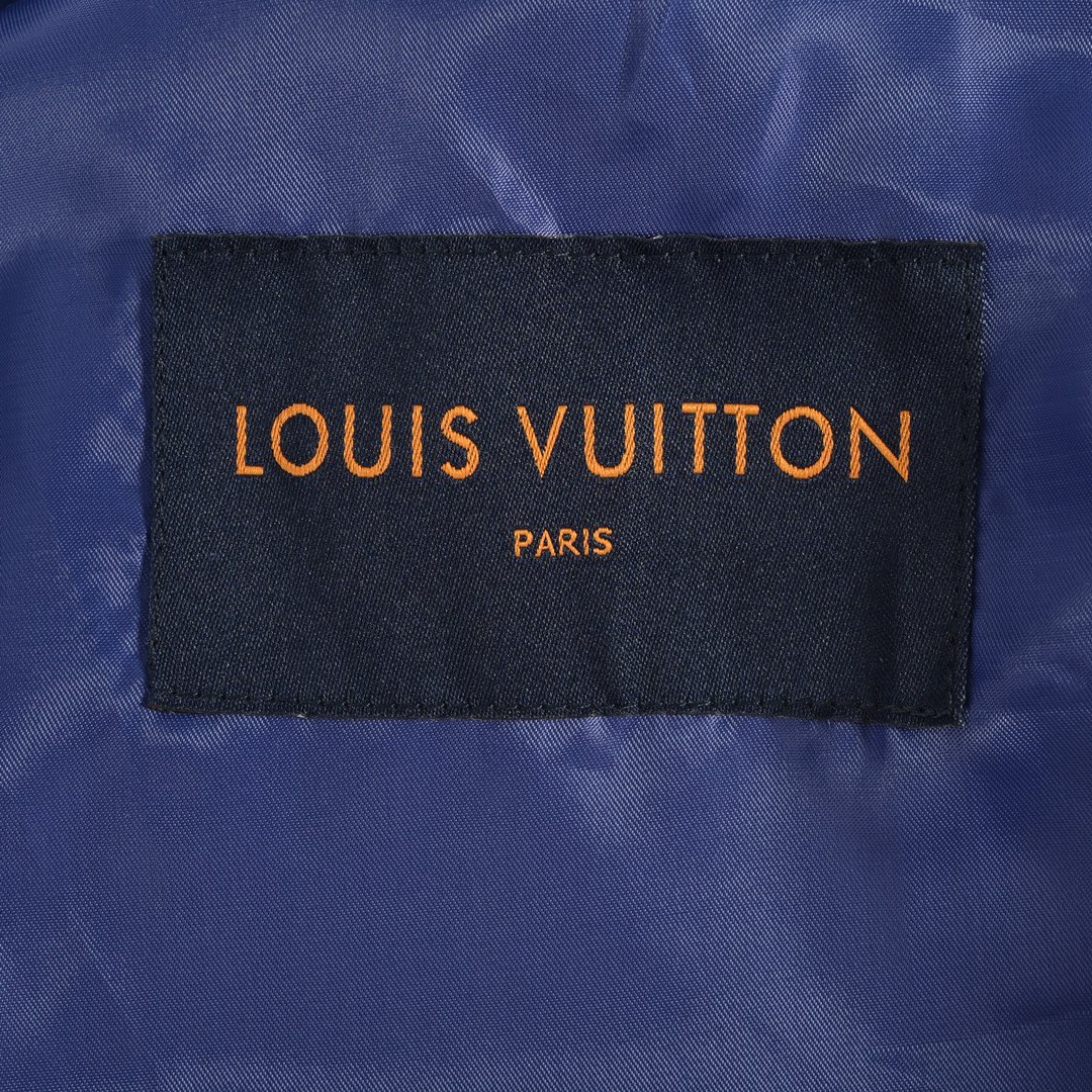 Louis Vuitton/路易威登 22Fw 毛巾绣字母青蛙棒球服外套-莆田鞋,莆田鞋货源,高仿鞋,高仿鞋货源,安福档口,莆田高仿鞋,莆田鞋批发,高仿鞋批发,莆田高仿运动鞋,高仿运动鞋,莆田运动鞋 Louis Vuitton/路易威登 22Fw 毛巾绣字母青蛙棒球服外套