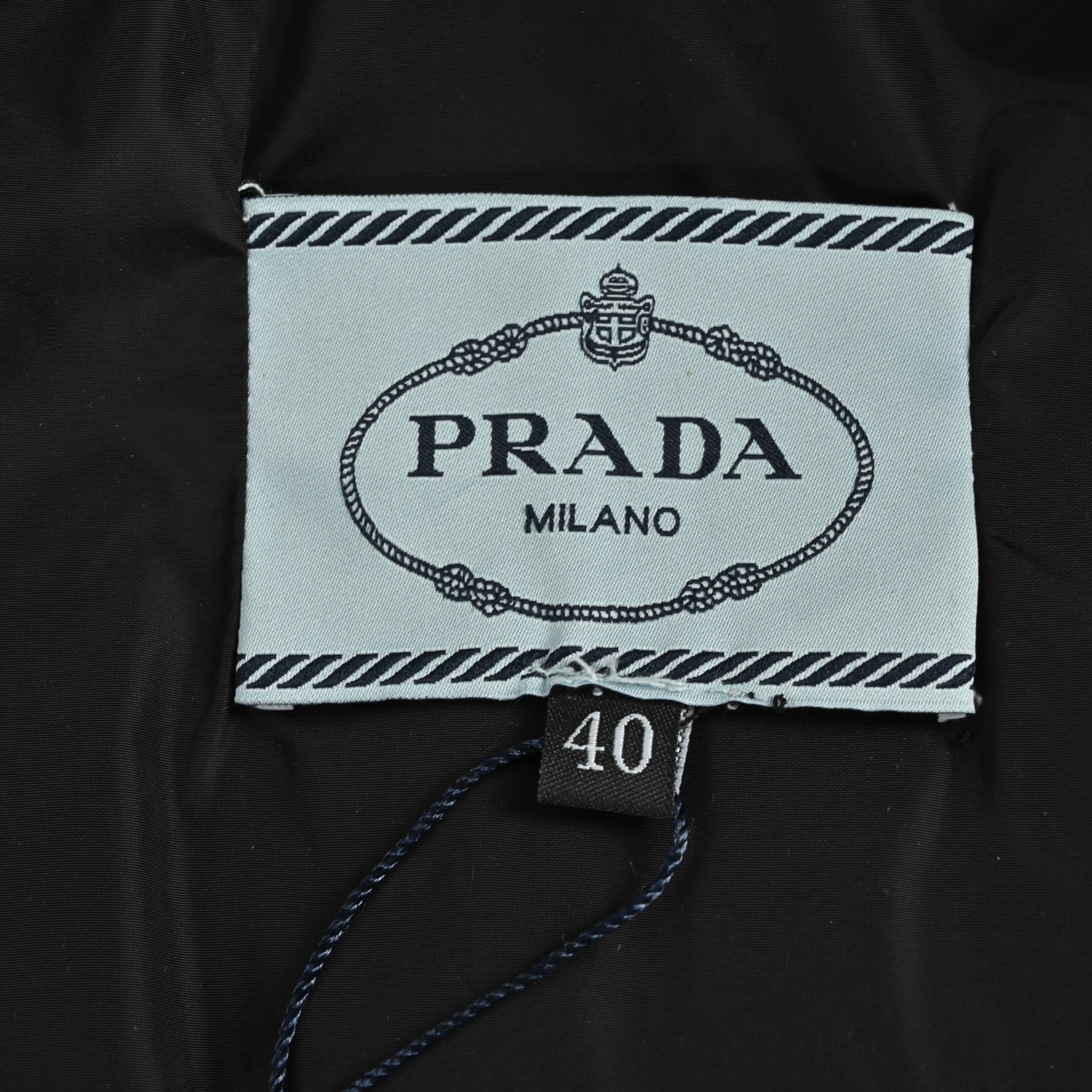 Prada/普拉达 女士三角标收腰中长款羽绒服