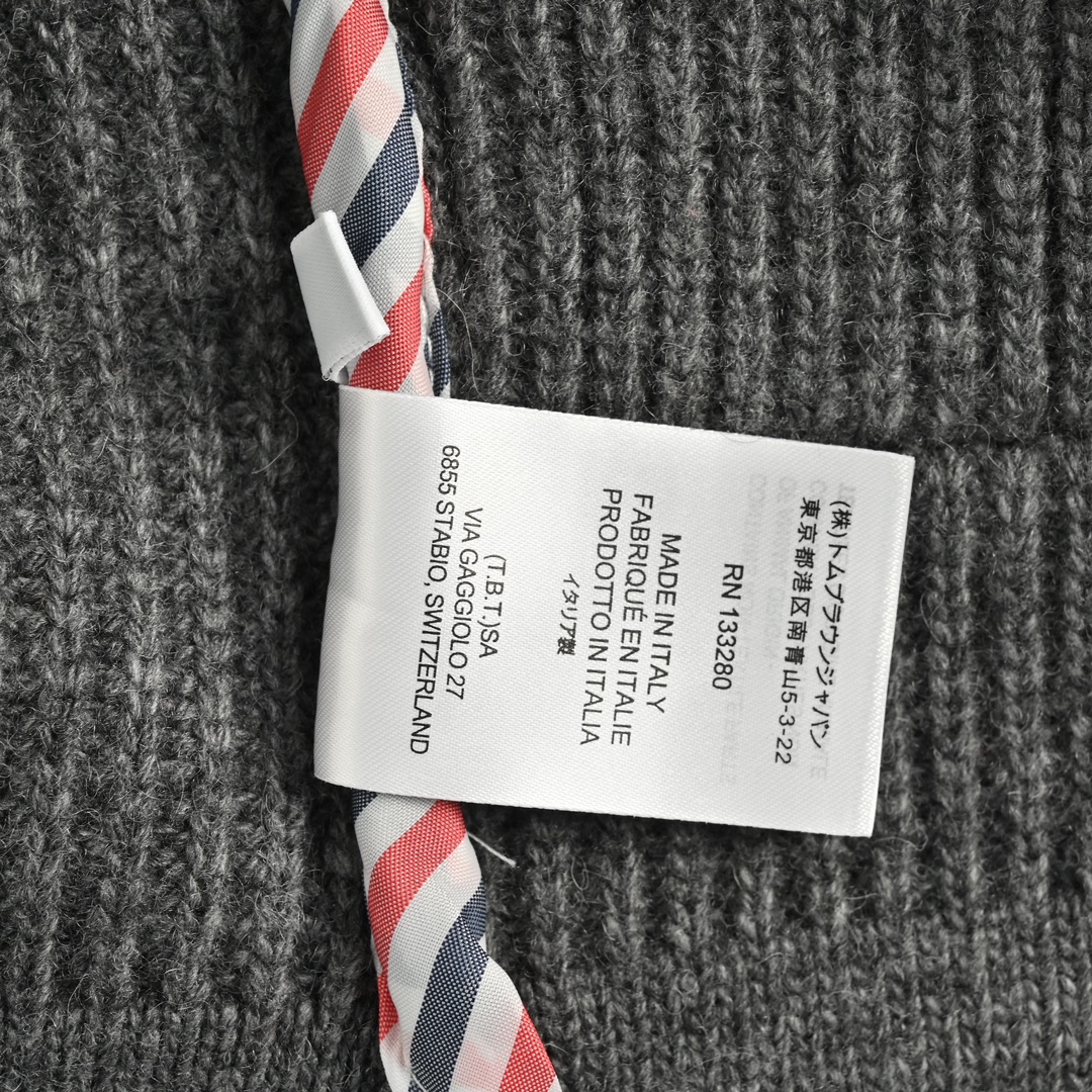 Thom Browne/汤姆布朗 22Fw 重工羊毛夹克-莆田鞋,莆田鞋货源,高仿鞋,高仿鞋货源,安福档口,莆田高仿鞋,莆田鞋批发,高仿鞋批发,莆田高仿运动鞋,高仿运动鞋,莆田运动鞋 Thom Browne/汤姆布朗 22Fw 重工羊毛夹克