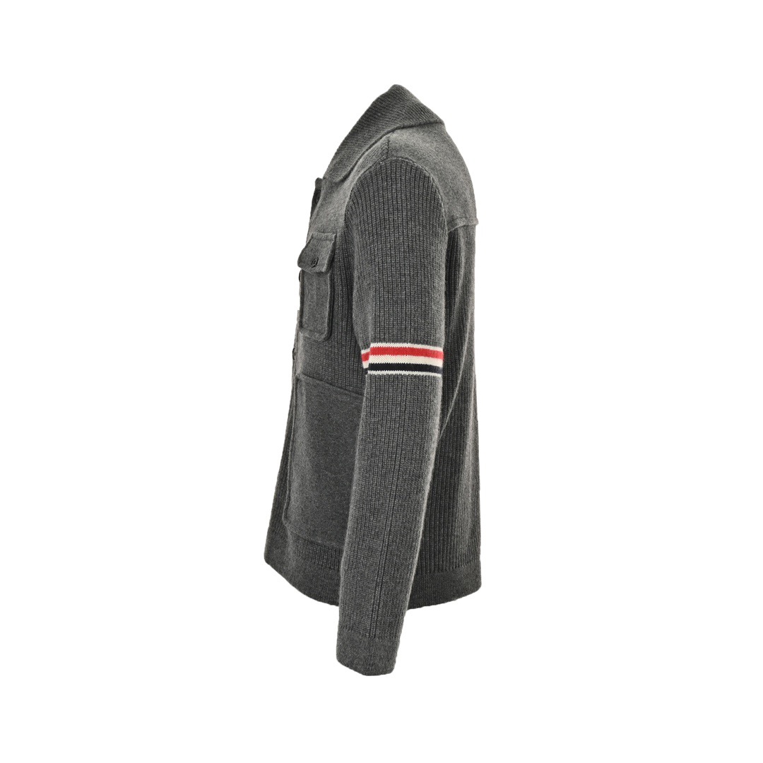 Thom Browne/汤姆布朗 22Fw 重工羊毛夹克-莆田鞋,莆田鞋货源,高仿鞋,高仿鞋货源,安福档口,莆田高仿鞋,莆田鞋批发,高仿鞋批发,莆田高仿运动鞋,高仿运动鞋,莆田运动鞋 Thom Browne/汤姆布朗 22Fw 重工羊毛夹克