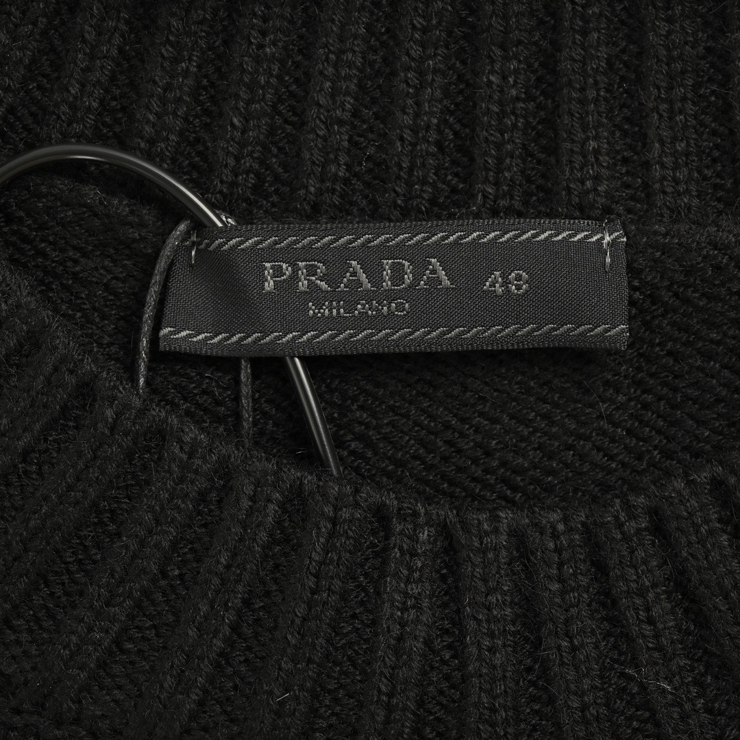 Prada/普拉达 24Fw 尼龙口袋三角标圆领毛衣