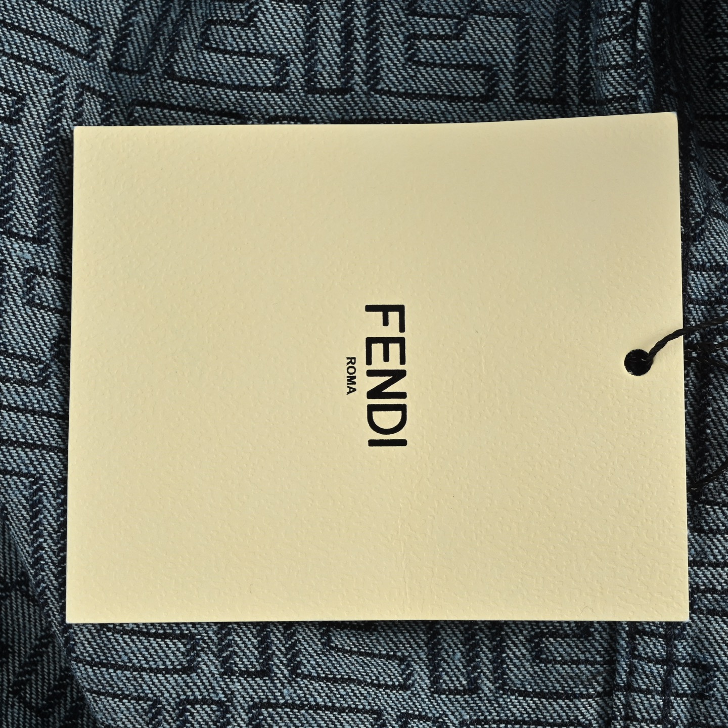 Fendi/芬迪 25Fw 满幅FF提花牛仔外套-莆田鞋,莆田鞋货源,高仿鞋,高仿鞋货源,安福档口,莆田高仿鞋,莆田鞋批发,高仿鞋批发,莆田高仿运动鞋,高仿运动鞋,莆田运动鞋 Fendi/芬迪 25Fw 满幅FF提花牛仔外套