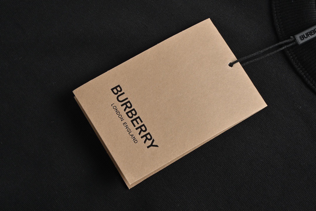 Burberry/巴宝莉 23Fw 坐标字母印花圆领卫衣