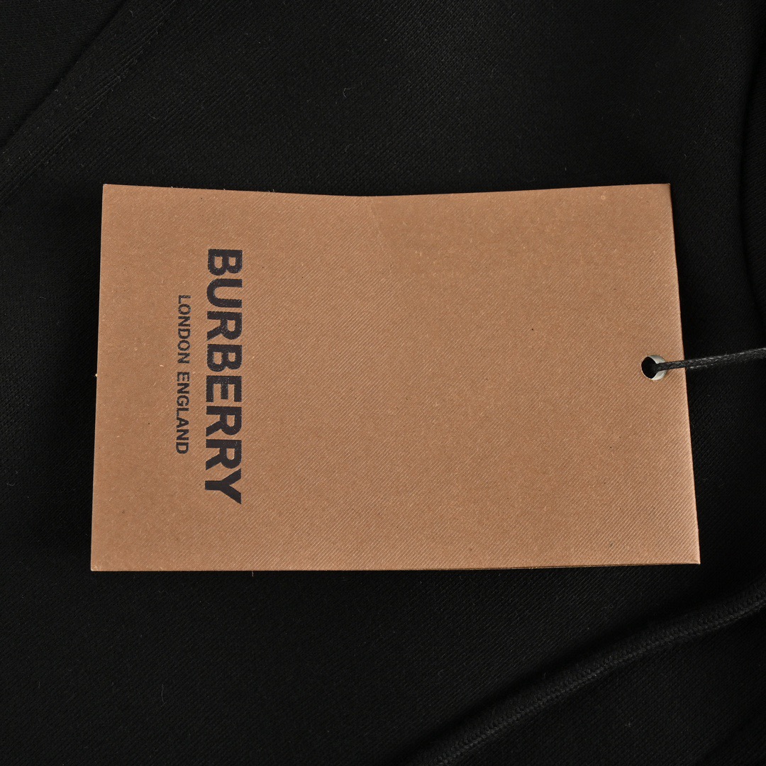 Burberry/巴宝莉 23Fw B标格纹内衬拉链连帽卫衣外套-莆田鞋,莆田鞋货源,高仿鞋,高仿鞋货源,安福档口,莆田高仿鞋,莆田鞋批发,高仿鞋批发,莆田高仿运动鞋,高仿运动鞋,莆田运动鞋 Burberry/巴宝莉 23Fw B标格纹内衬拉链连帽卫衣外套
