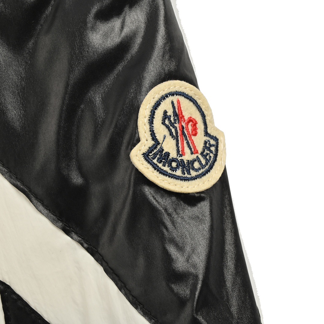 Moncler/蒙口22Fw corydale双峰款条纹连帽羽绒服