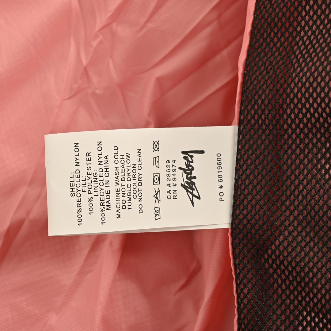 Stussy/斯图西 24Fw 胸前字母印花面包棉服外套