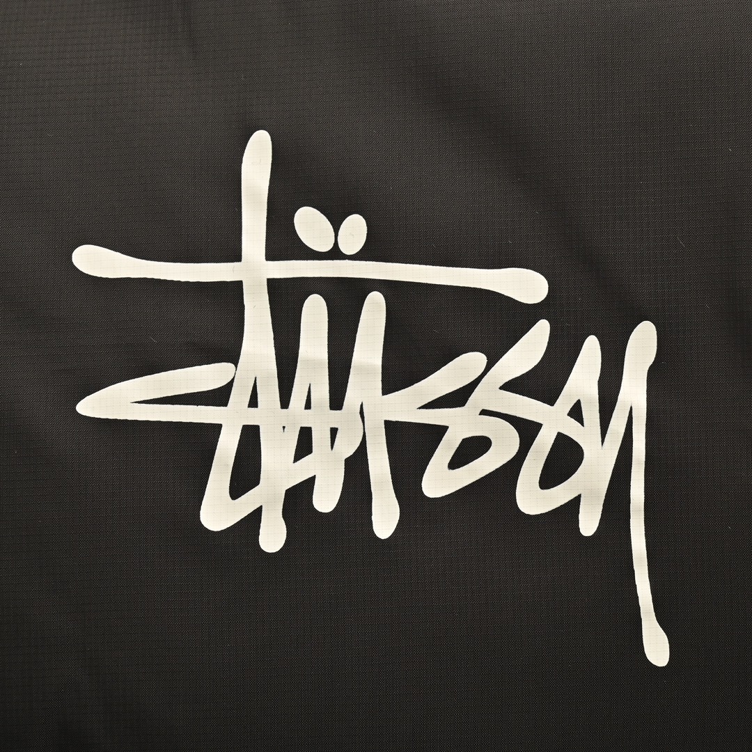 Stussy/斯图西 24Fw 胸前字母印花面包棉服外套