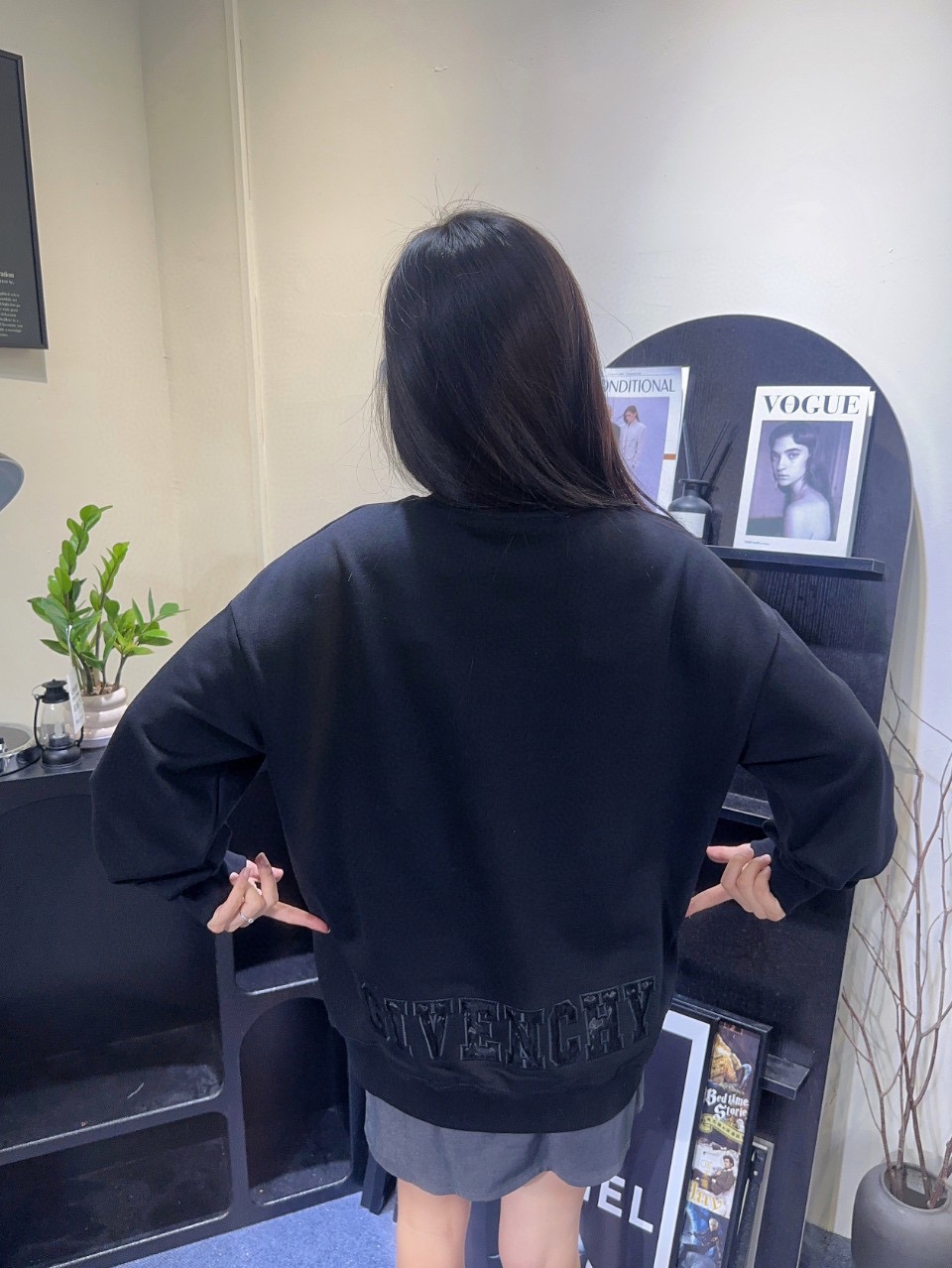 GIVENCHY/纪梵希 24Fw 前后刺绣字母logo圆领卫衣