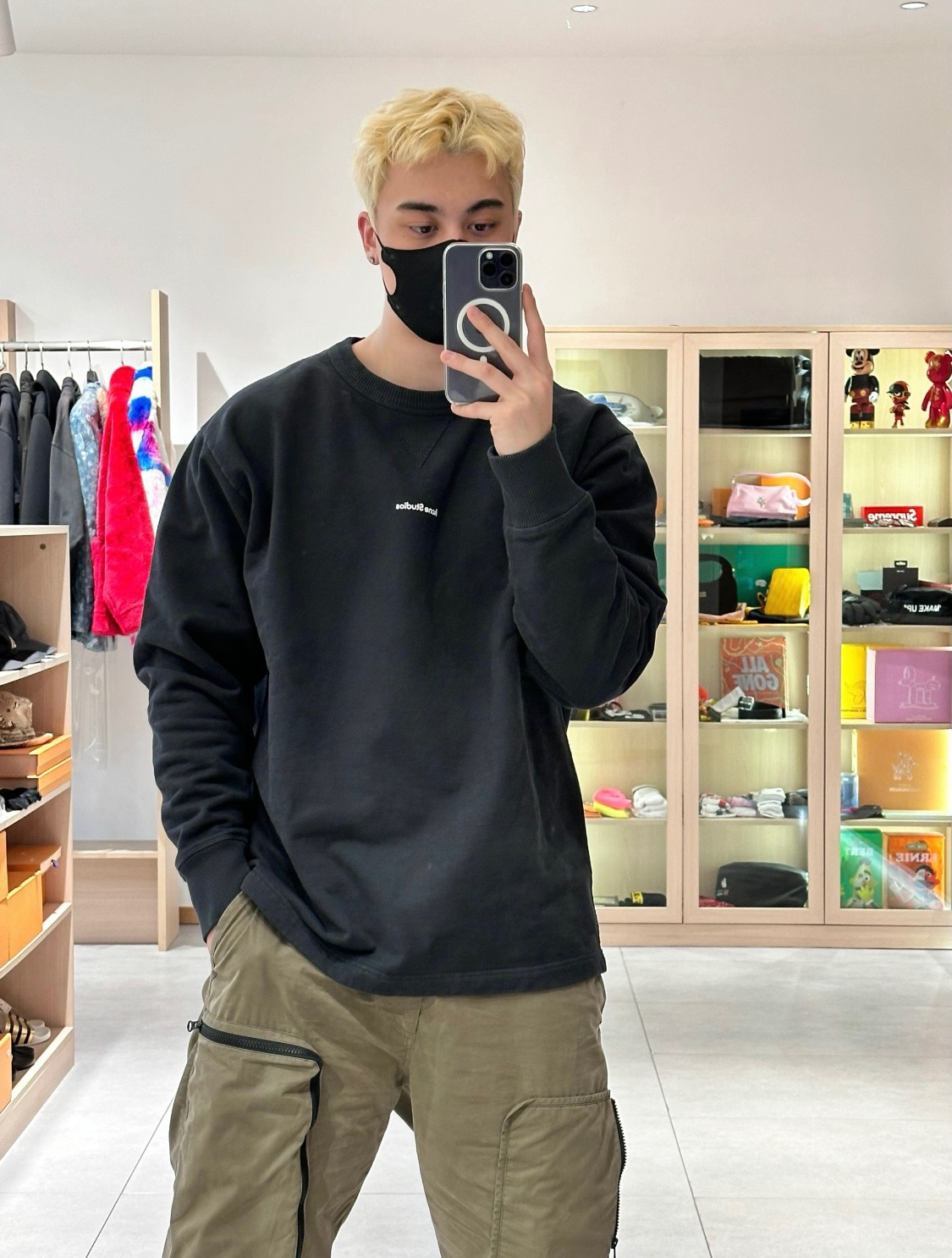 #Acne Studios 25Fw 字母徽标印花圆领卫衣上身效果