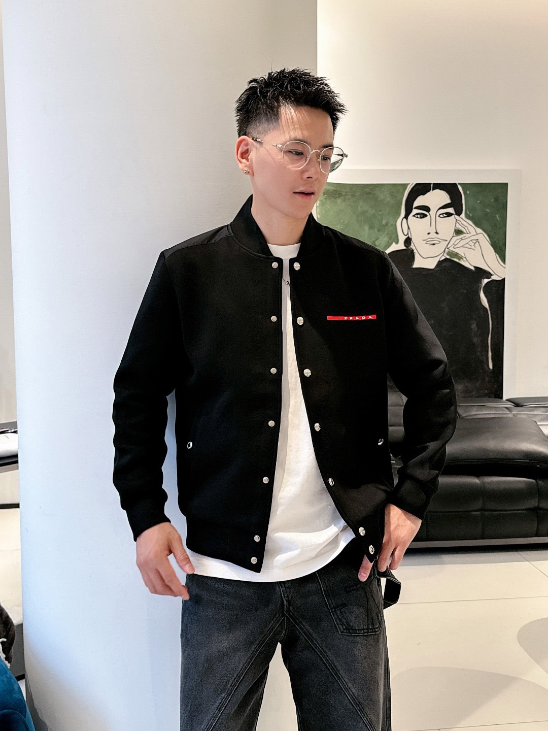 #Prada/普拉达 经典红色饰条立领外套上身效果