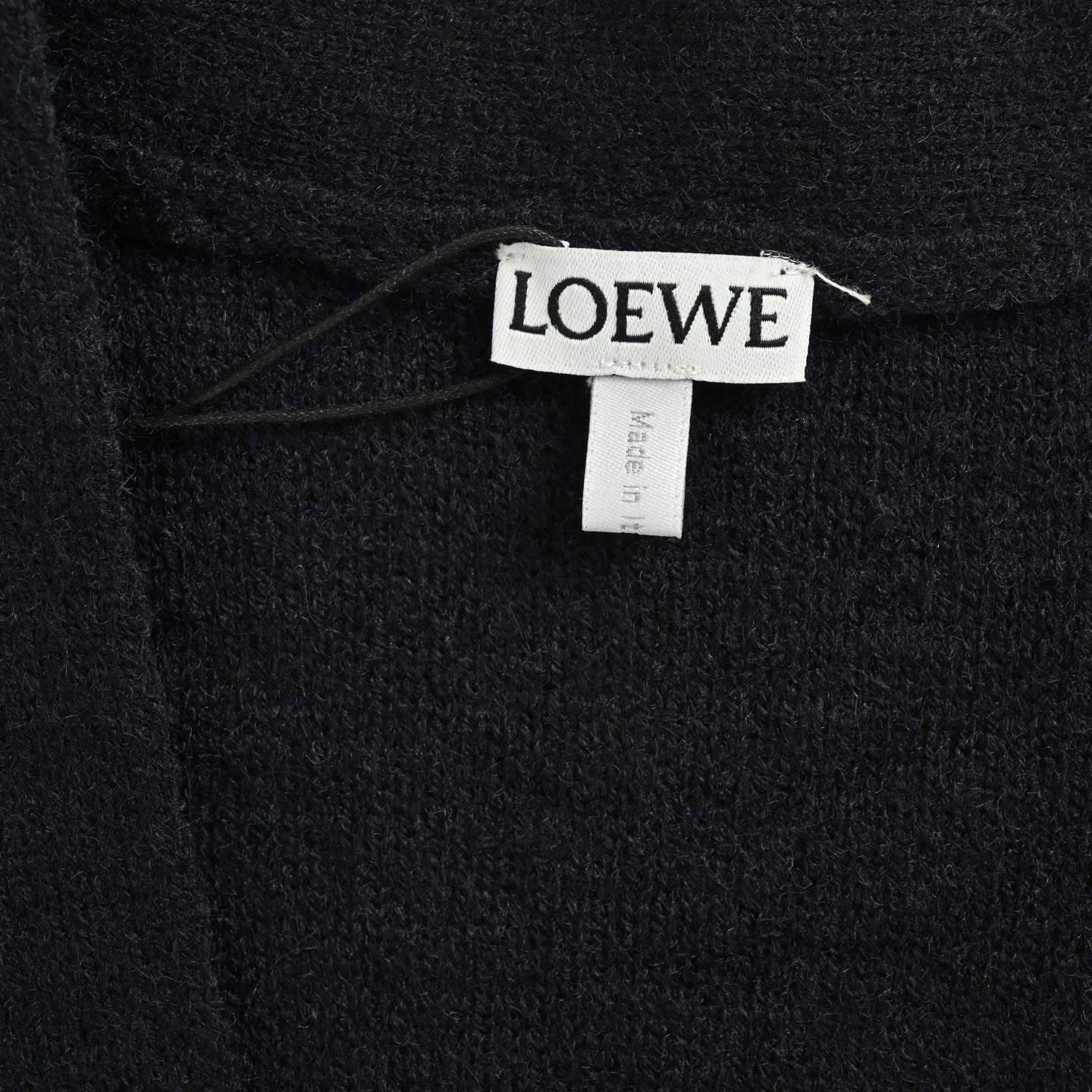 Loewe/罗意威 25Fw 刺绣徽标毛衣开衫外套 定织上乘羊毛纱线 细腻柔软
