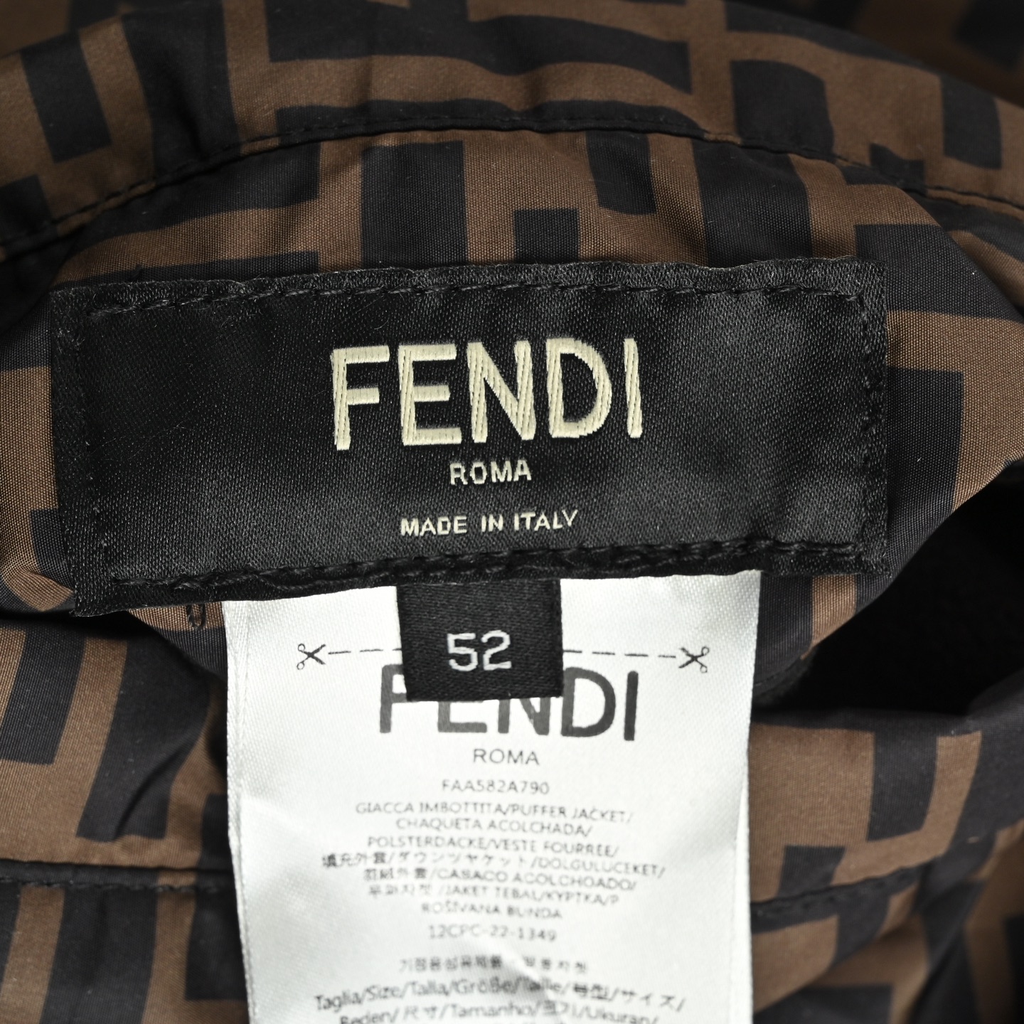 Fendi/芬迪 FF老花双面穿连帽羽绒服