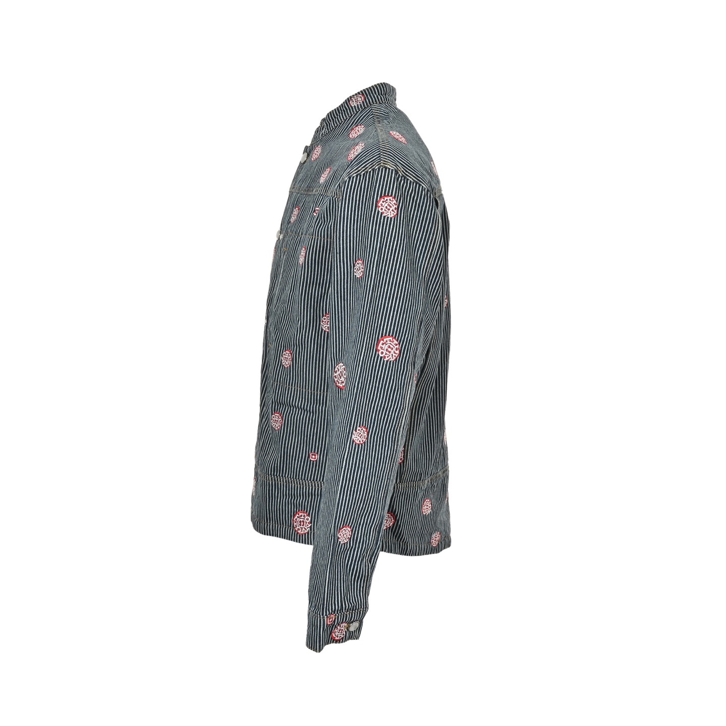 本地自取: Louis Vuitton/路易威登 樱花刺绣竖条纹牛仔套装牛仔外套 王嘉尔同款,原版49800,高订面料采用,430g定制全棉条纹面料,裁片对位刺绣,纽扣都是一体的.洗水后手感透气舒服.车工精密,内里套布工艺,双层工艺. 需要多年经验的老师傅才能做到.匠人精神.手工订不会掉,YB订制珍珠扣,下摆特种机绣花,细节媲美原版,整套低调奢华的设计,走秀款必定属于你的时尚百搭单品,牛仔外套夹克!