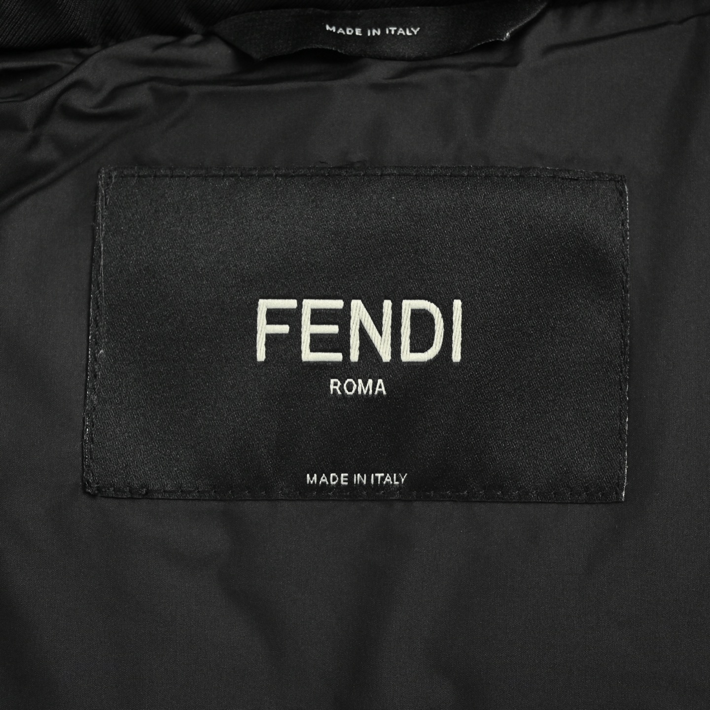 Fendi/芬迪 25Fw可拆卸立领羽绒服