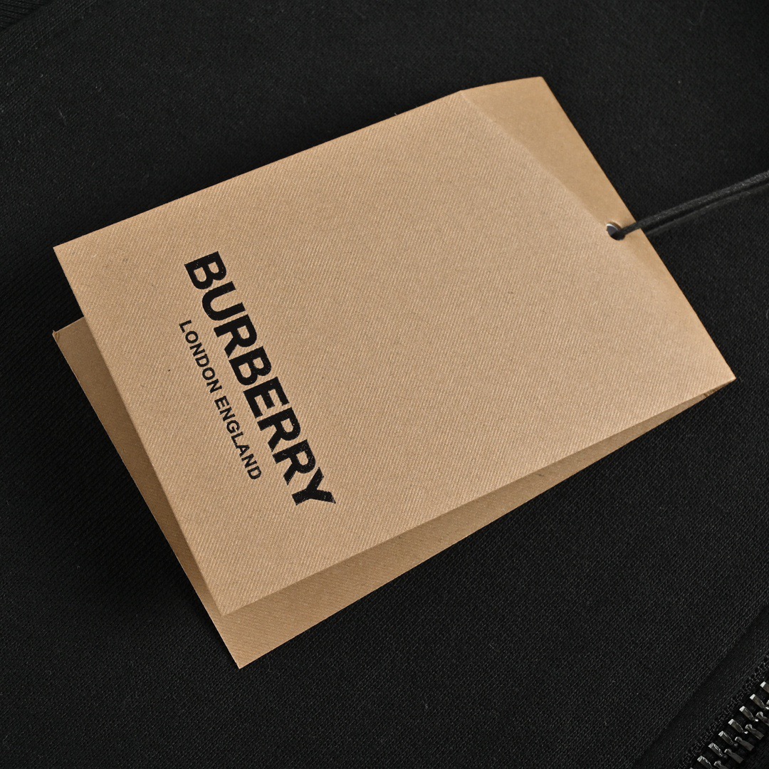 Burberry/巴宝莉 23Fw 刺绣战马logo拉链卫衣外套