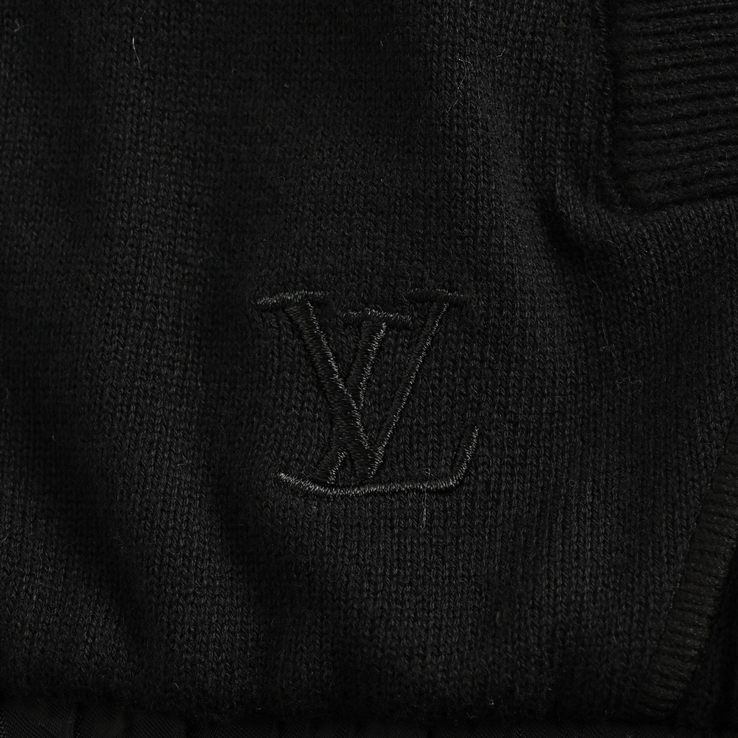 Louis Vuitton/路易威登 25Fw 暗纹老花拼接双面毛衣夹克
