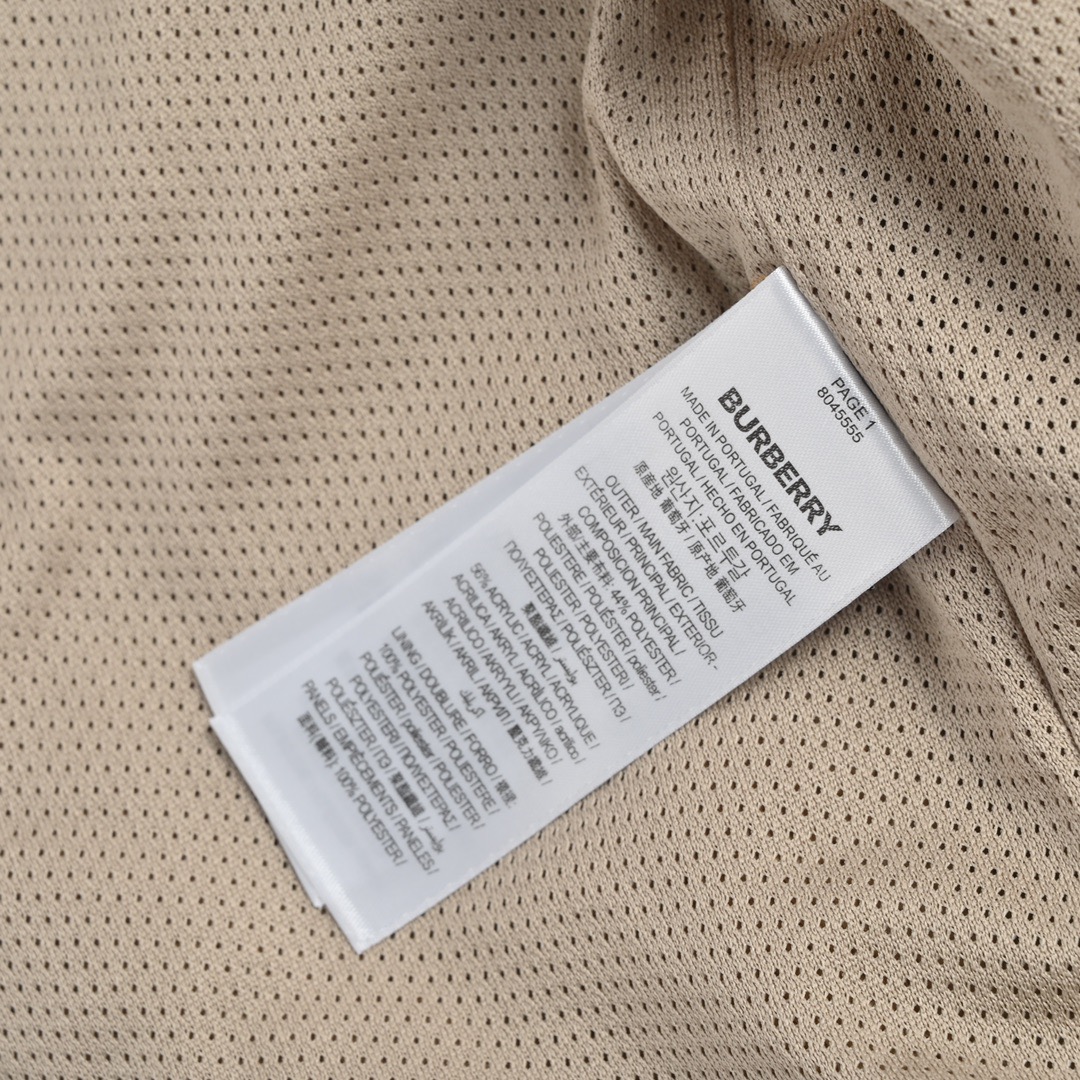 Burberry /巴宝莉 22Fw 重叠字母羊羔绒外套