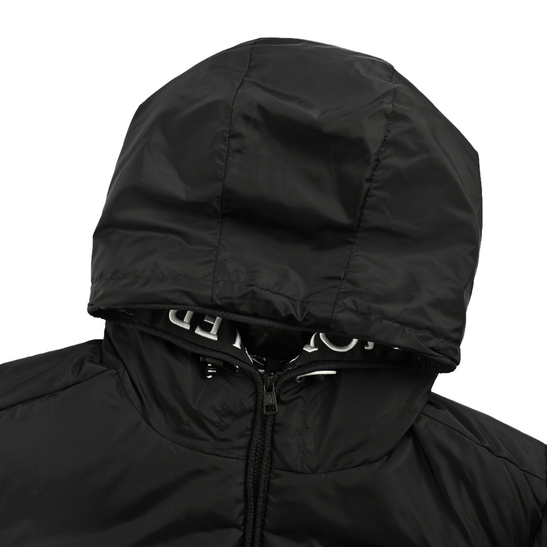 Moncler/蒙口 内里门襟刺绣字母logo羽绒服21新款潮流连帽羽绒服