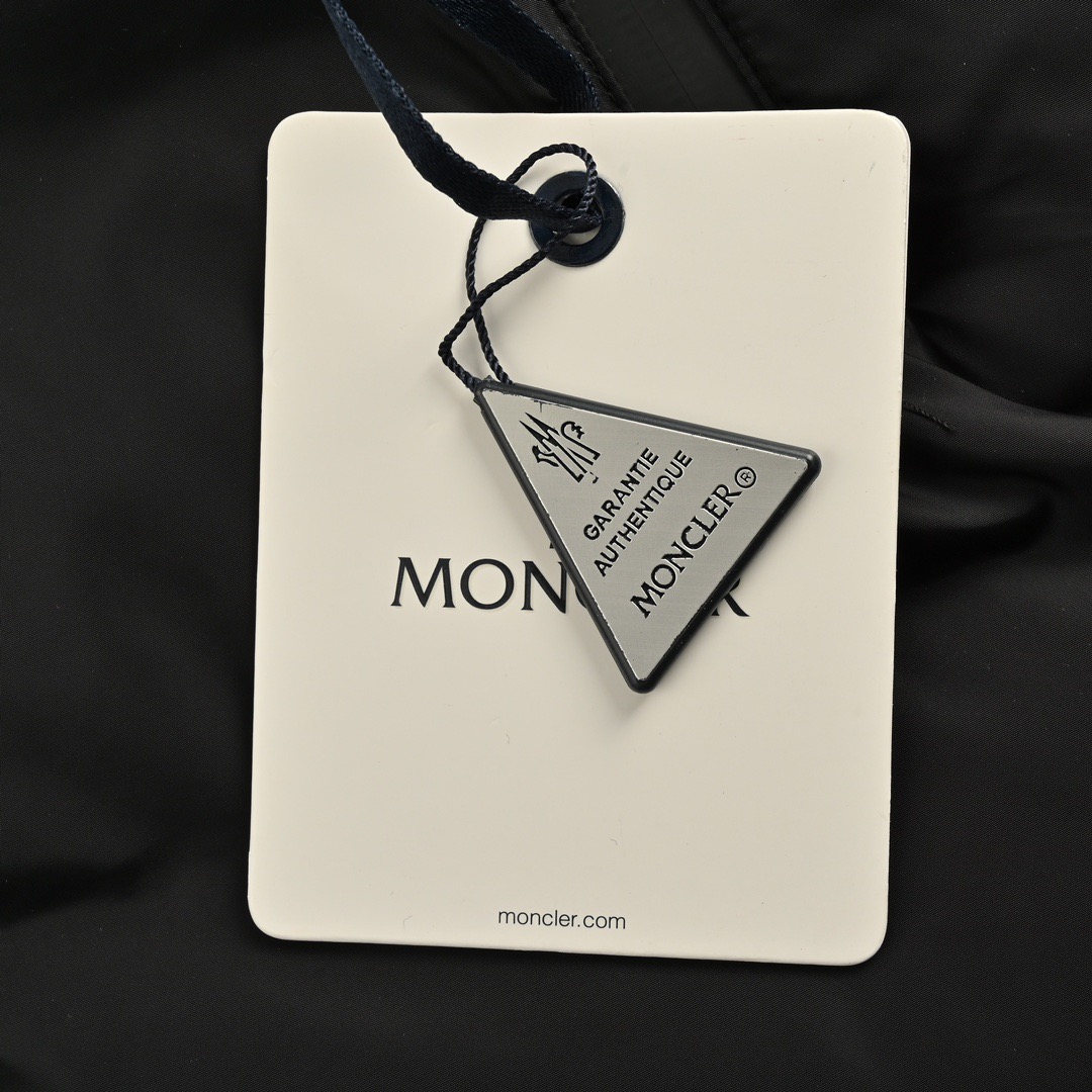 Moncler/蒙口 内里门襟刺绣字母logo羽绒服21新款潮流连帽羽绒服