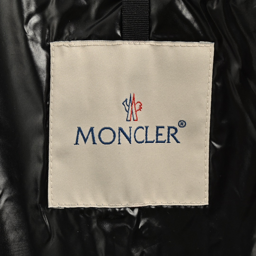 Moncler/蒙口 内里门襟刺绣字母logo羽绒服21新款潮流连帽羽绒服