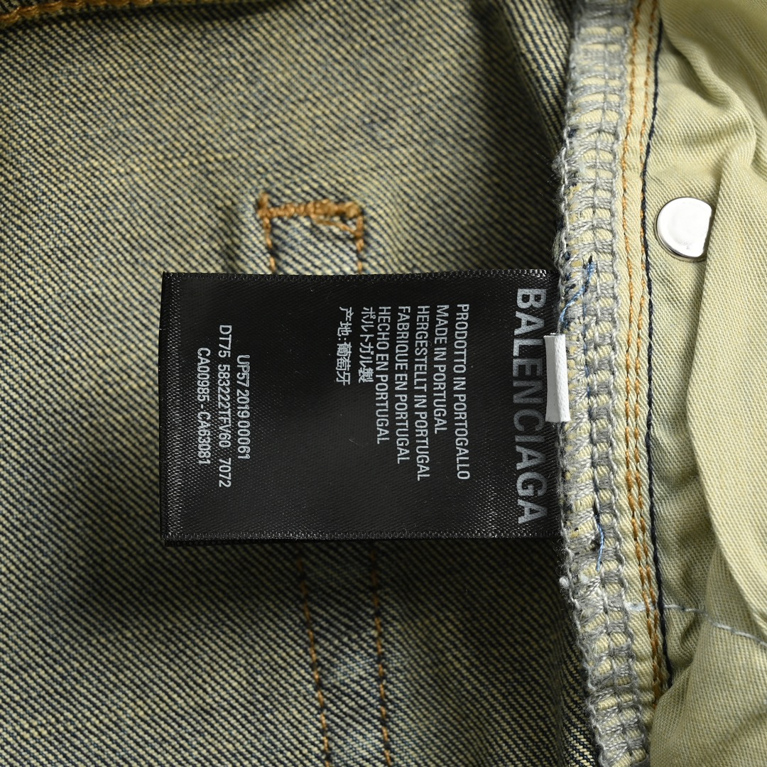 Balenciaga /巴黎世家 23Fw 满印字母磨破水洗牛仔裤