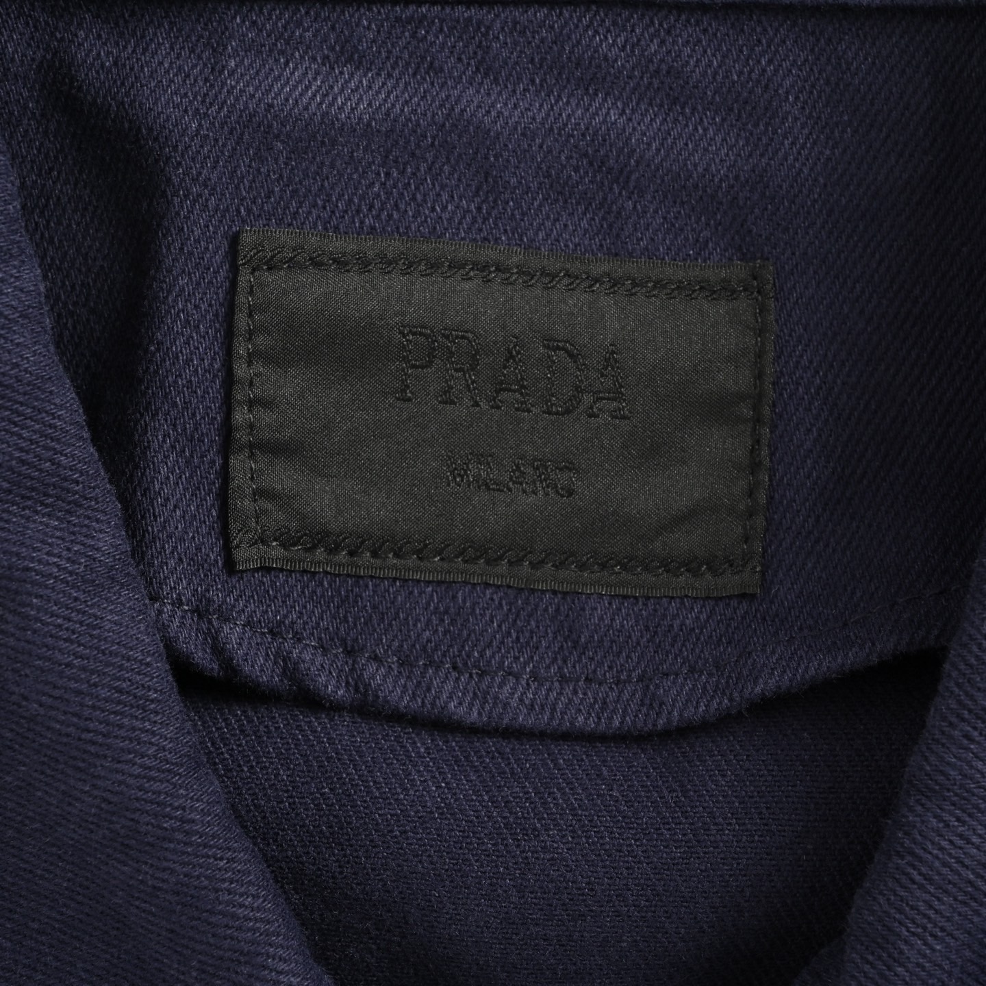 Prada/普拉达 25Fw 三角标牛仔夹克外套 定制靛蓝牛仔布 采三角标红外定位