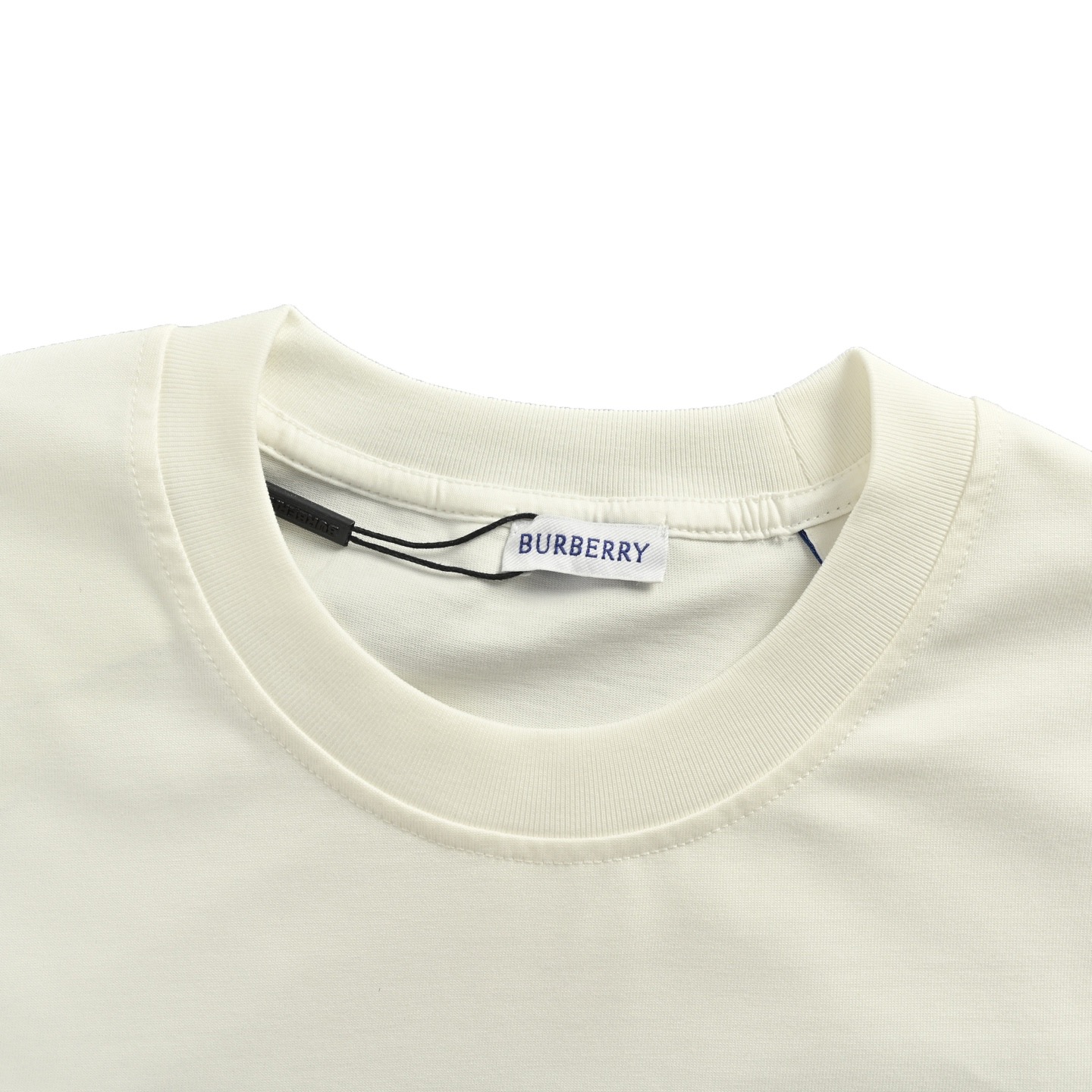 Burberry 巴宝莉 25Fw 胸前签名logo刺绣长袖T恤-Chinese UA Cheap High Quatity Brand Clothes Bags handbags Sneakers wholesale wholesaler seller from China Factory suppliers Fashion Clothing Shoes best Quality Beautiful Price Burberry 巴宝莉 25Fw 胸前签名logo刺绣长袖T恤