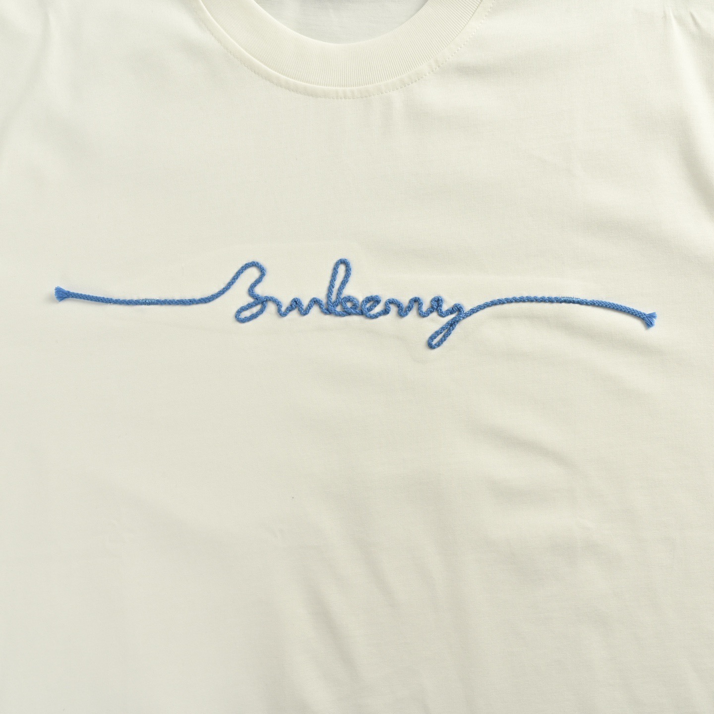 Burberry 巴宝莉 25Fw 胸前签名logo刺绣长袖T恤-Chinese UA Cheap High Quatity Brand Clothes Bags handbags Sneakers wholesale wholesaler seller from China Factory suppliers Fashion Clothing Shoes best Quality Beautiful Price Burberry 巴宝莉 25Fw 胸前签名logo刺绣长袖T恤