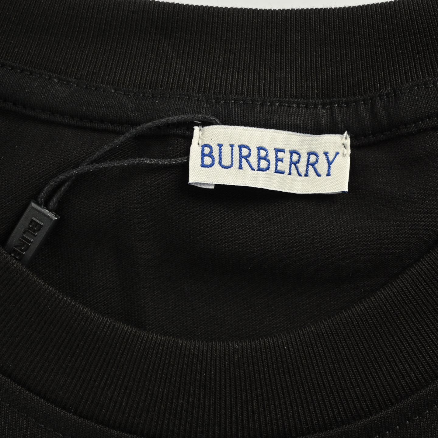 Burberry/巴宝莉 25Fw 胸前签名logo刺绣长袖T恤 黑色 白色
