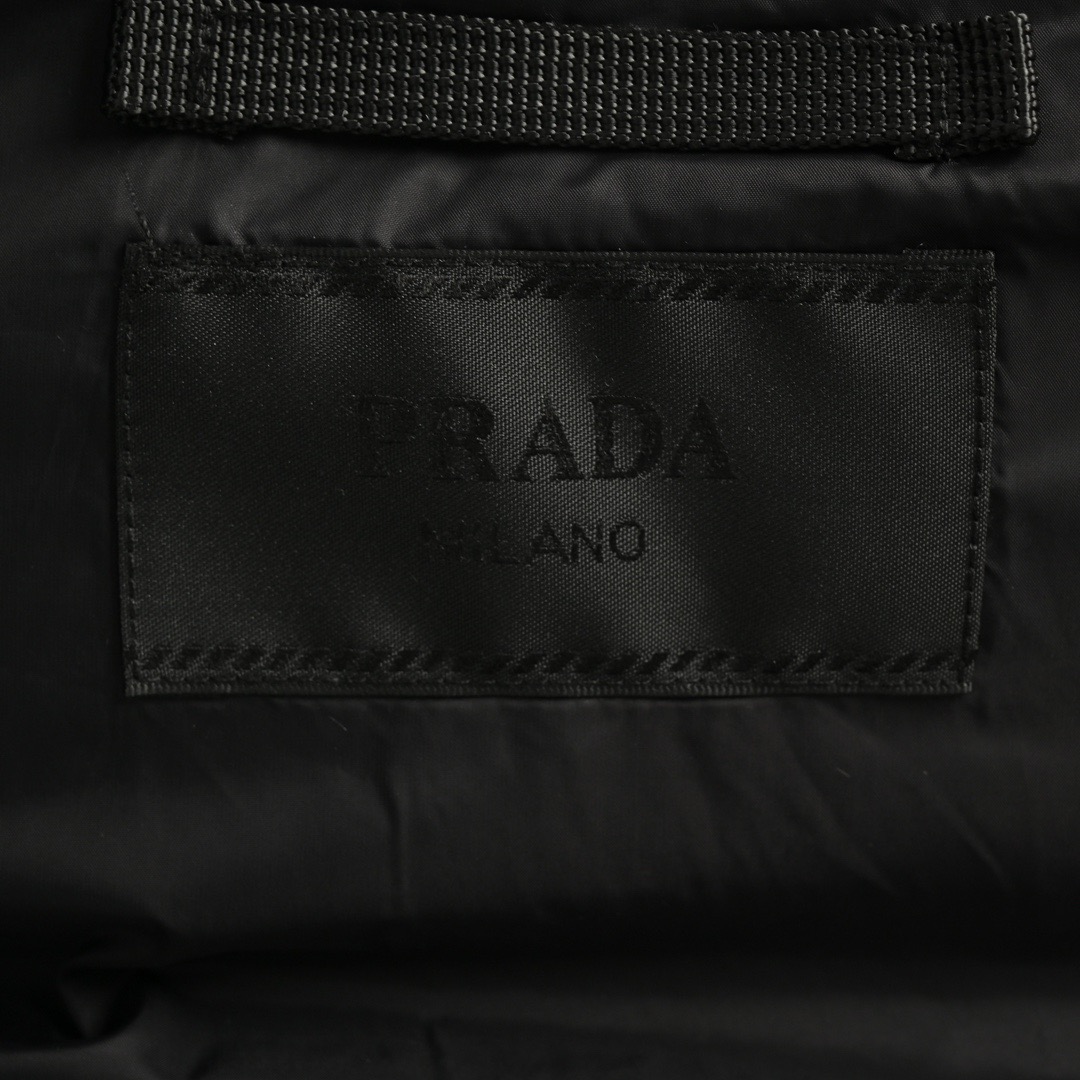 Prada/普拉达 24Fw 拉链口袋三角标羽绒服