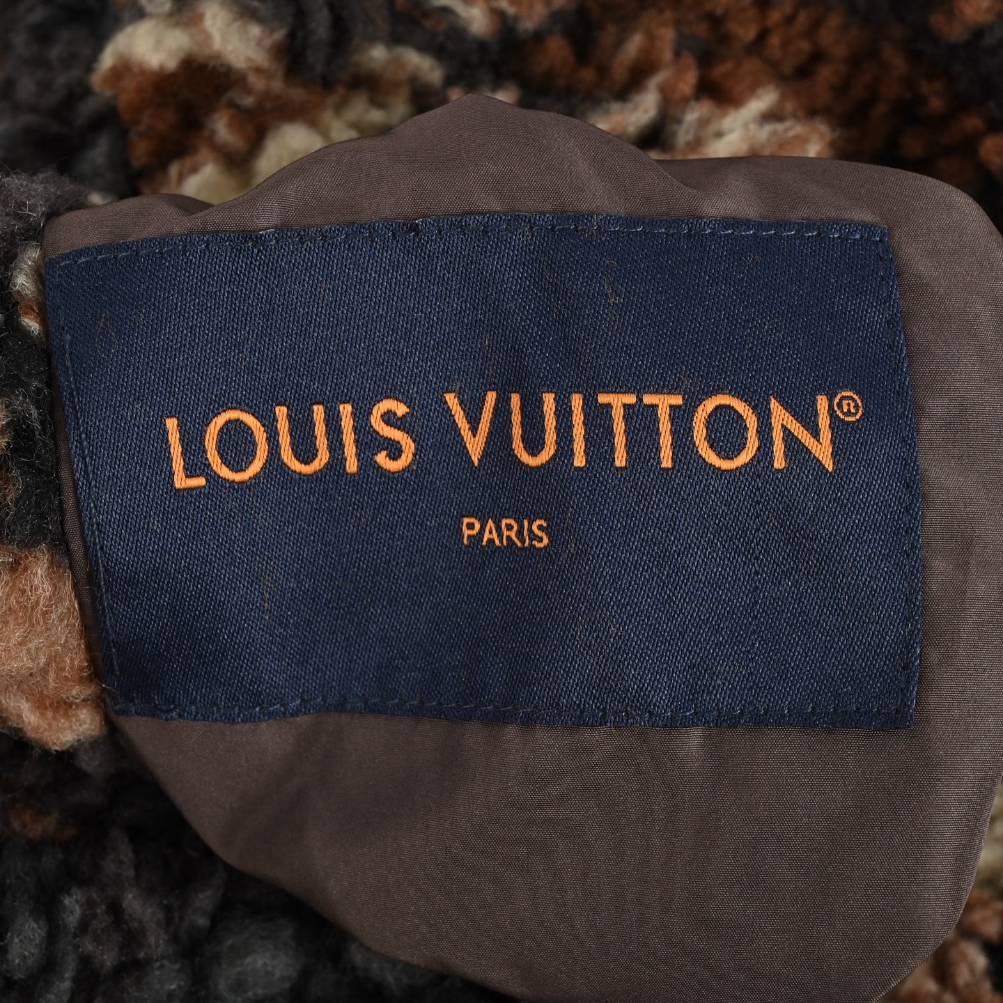 Louis Vuitton & Nigo 花型双面穿抓绒羊羔绒外套