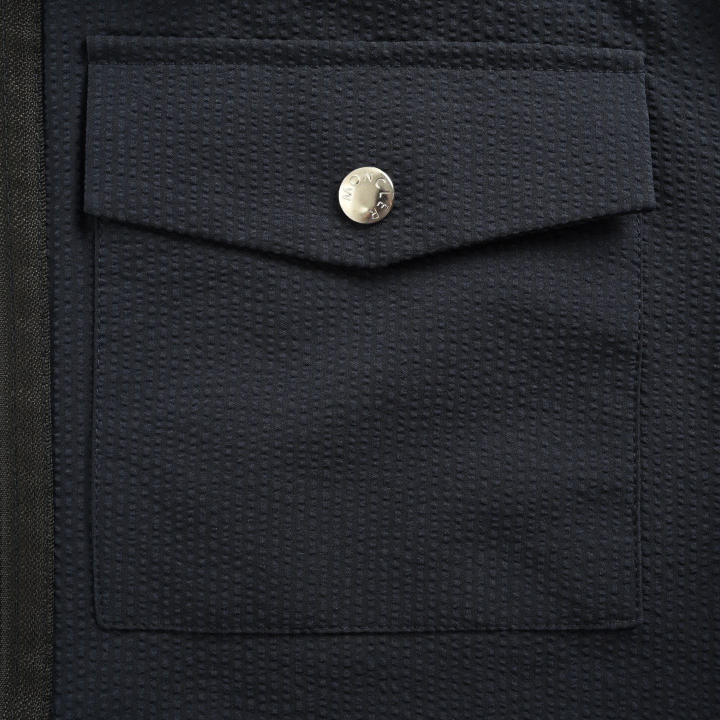 Moncler/蒙口 25Fw 袖标泡泡皱夹克外套