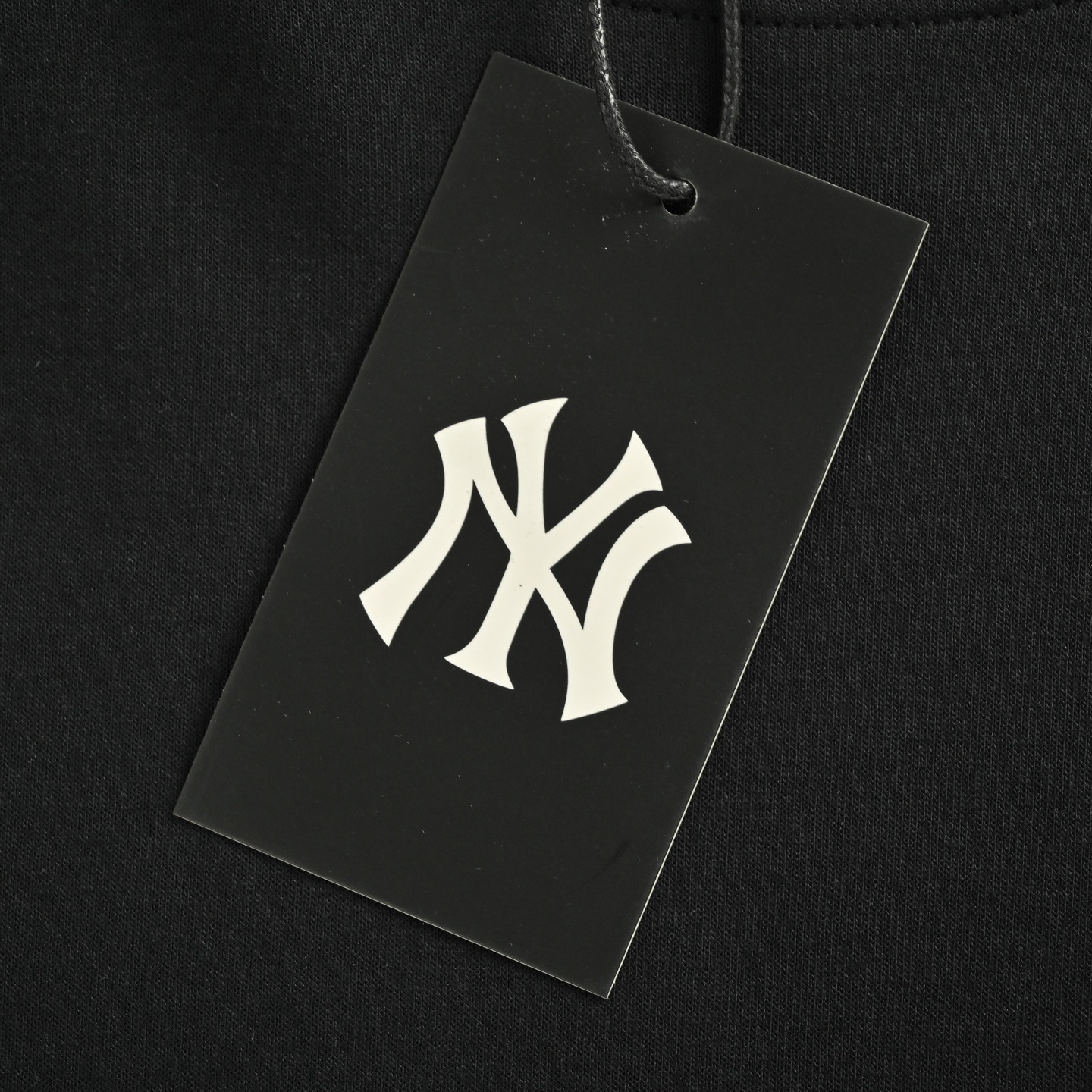 MLB 25Fw 后背暗纹大logo刺绣长袖T恤 黑色 白色