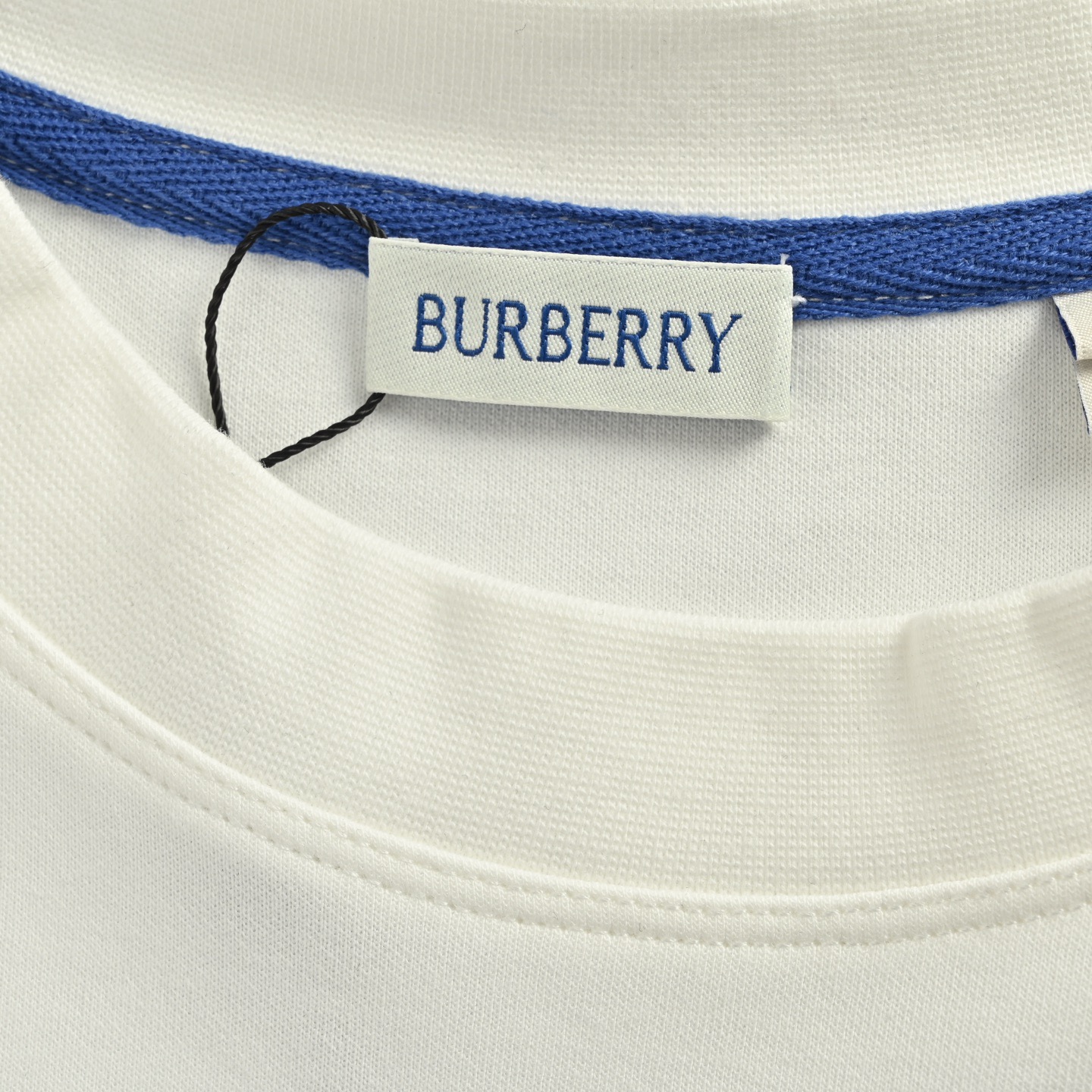Burberry/巴宝莉 胸口字母小标长袖T恤 白色 黑色