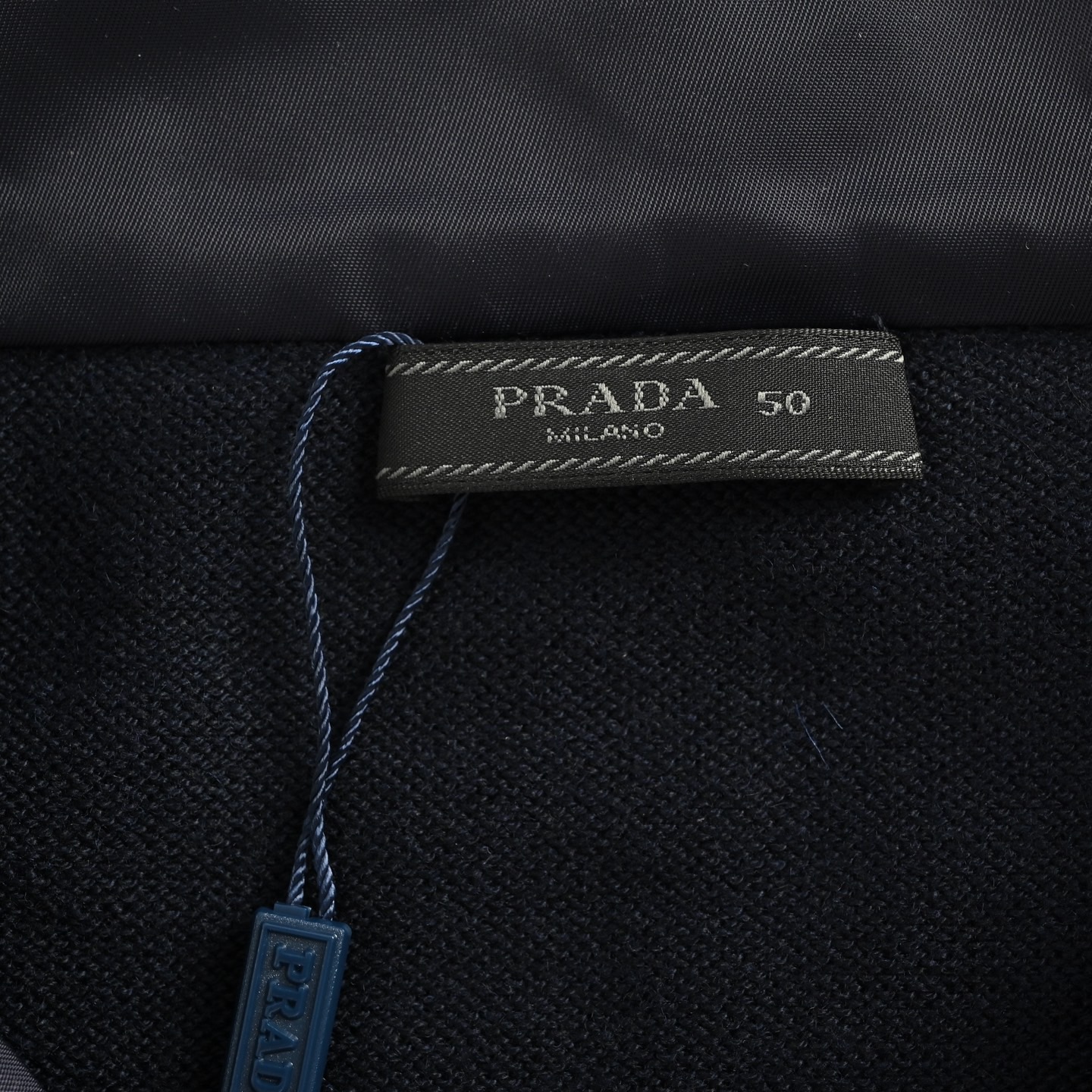 Prada/普拉达 25Fw 三角标尼龙针织拼接外套