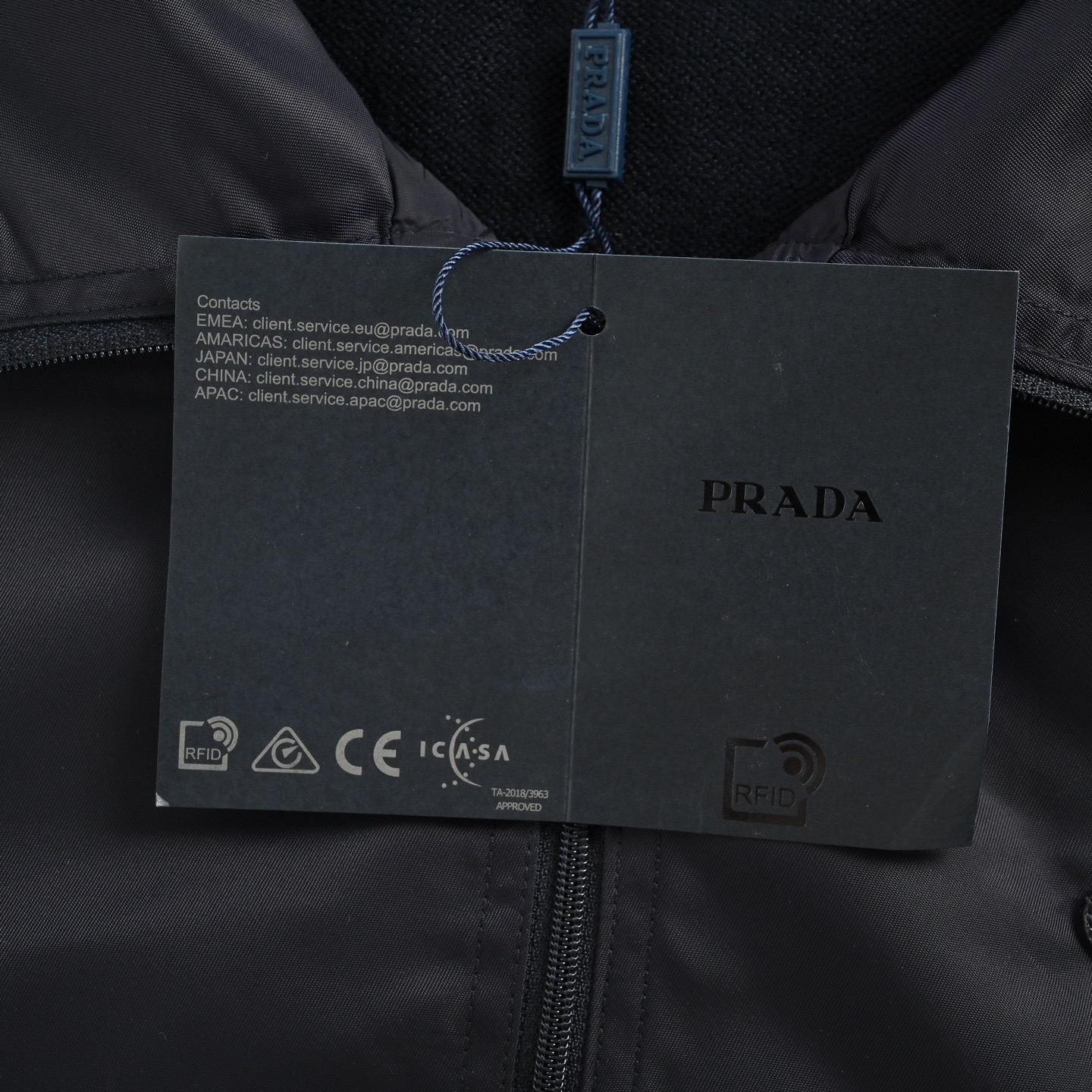 Prada/普拉达 25Fw 三角标尼龙针织拼接外套