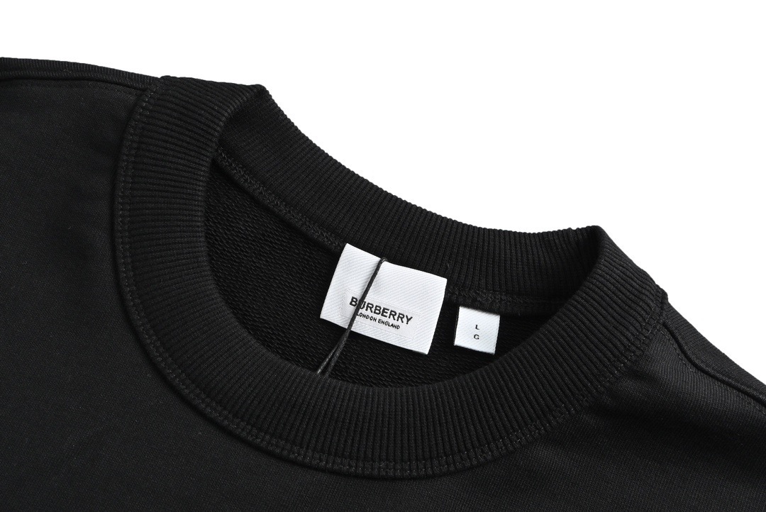 Burberry/巴宝莉 23Fw 战马刺绣圆领卫衣