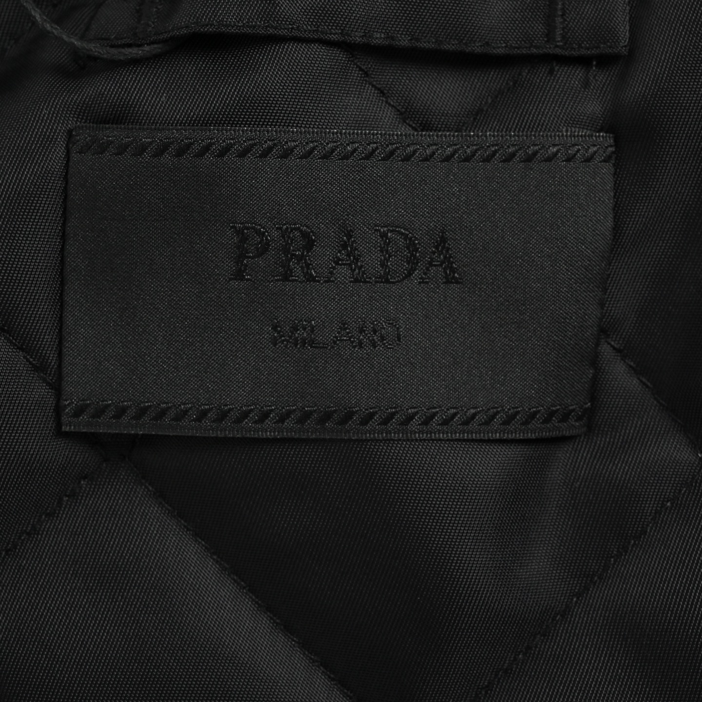 Prada/普拉达 25Fw 三角标棉服马甲