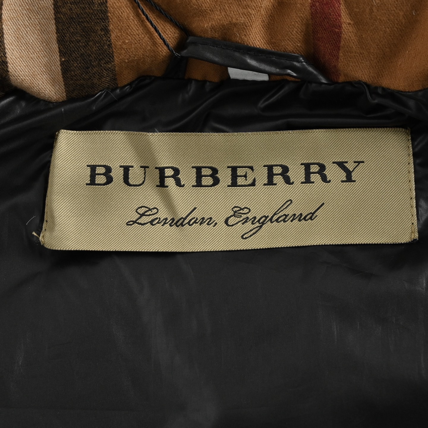 Burberry/巴宝莉 25Fw 刺绣字母袖标羽绒服 Burberry男士黑色鹅绒羽绒服