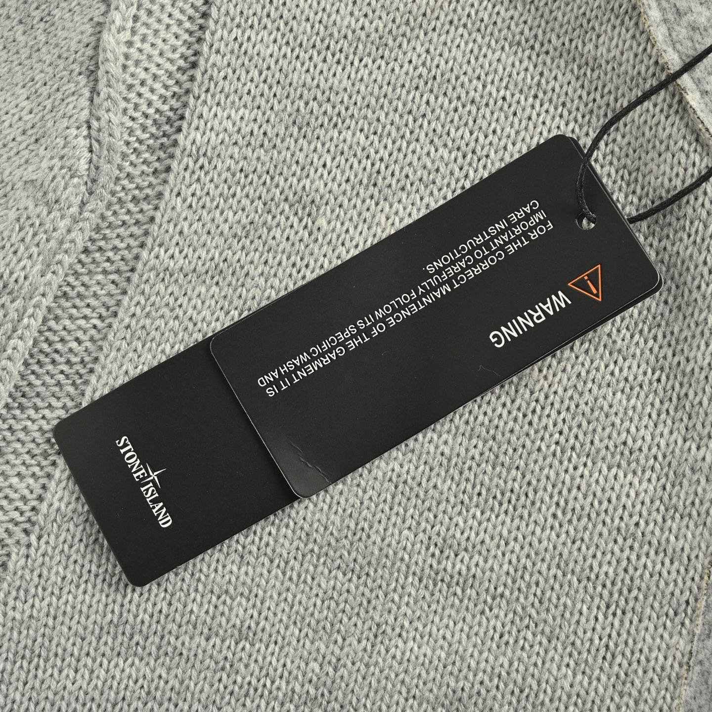 Stone Island/石头岛 25Fw 袖标开衫毛衣