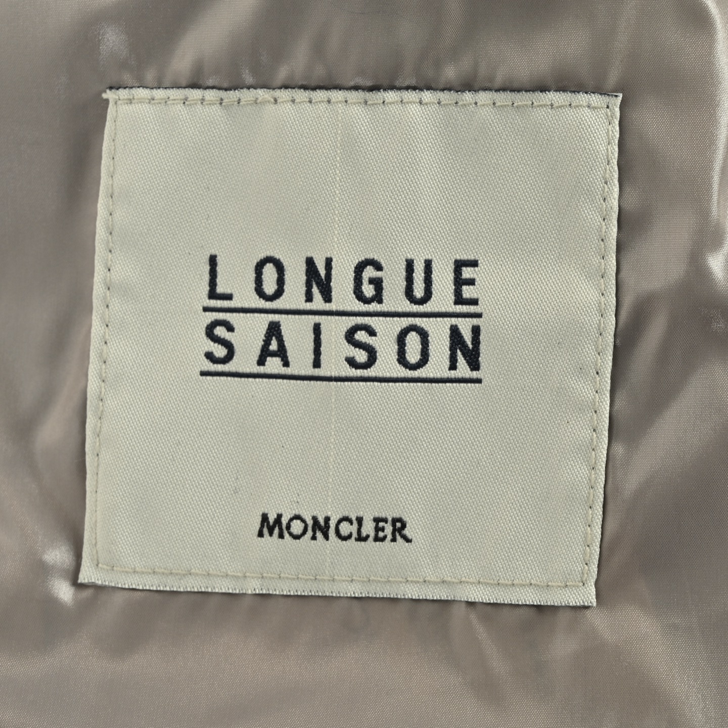 Moncler/蒙口 简约大口袋立领轻薄羽绒服 简约大口袋素款 秋冬新款羽绒服 白鹅绒羽绒填充实