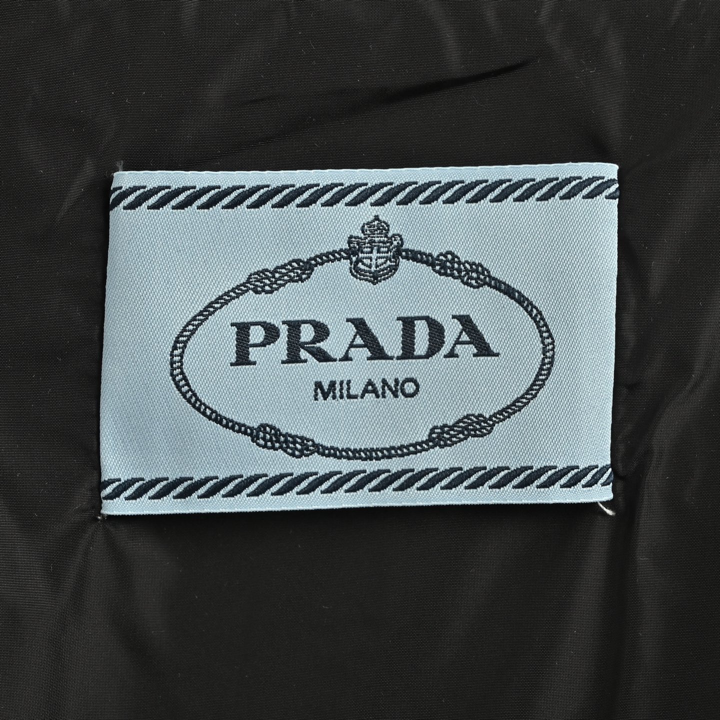 Prada/普拉达 25Fw 三角标立领绗缝羽绒服 PRADA饰三角标立领羽绒夹克
