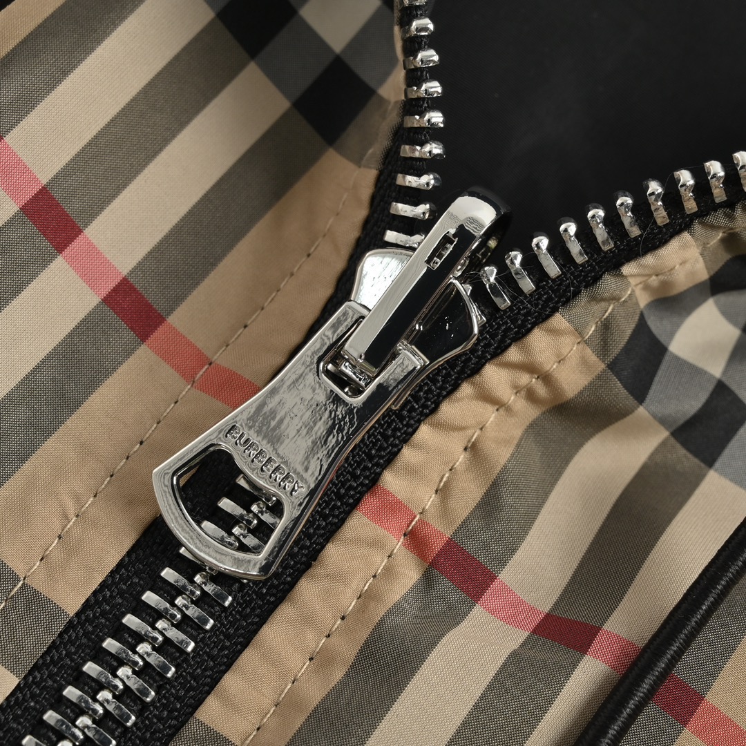 Burberry巴宝莉 经典格纹双面穿夹克外套 定织定染卡其色格子面料