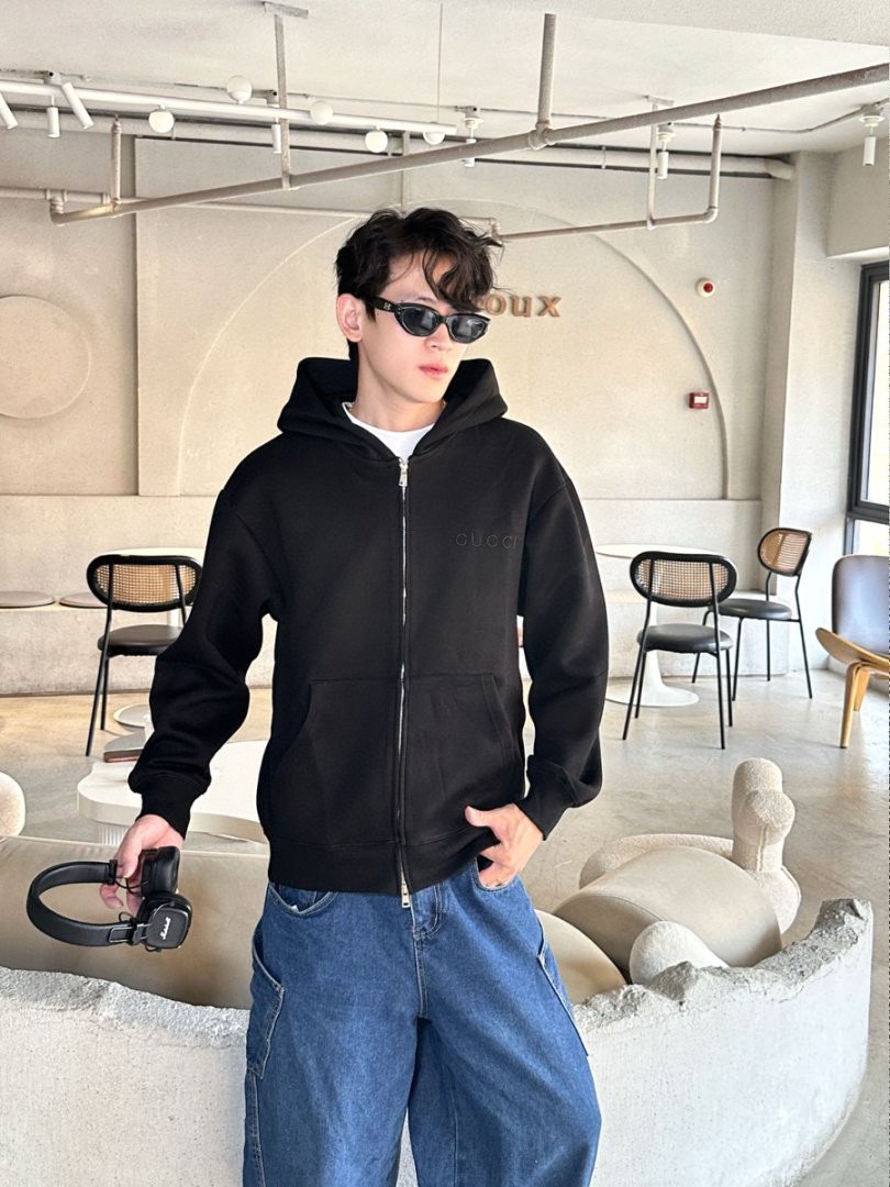 #Gucci/古驰 25Fw 小标刺绣空气棉拉链外套上身效果