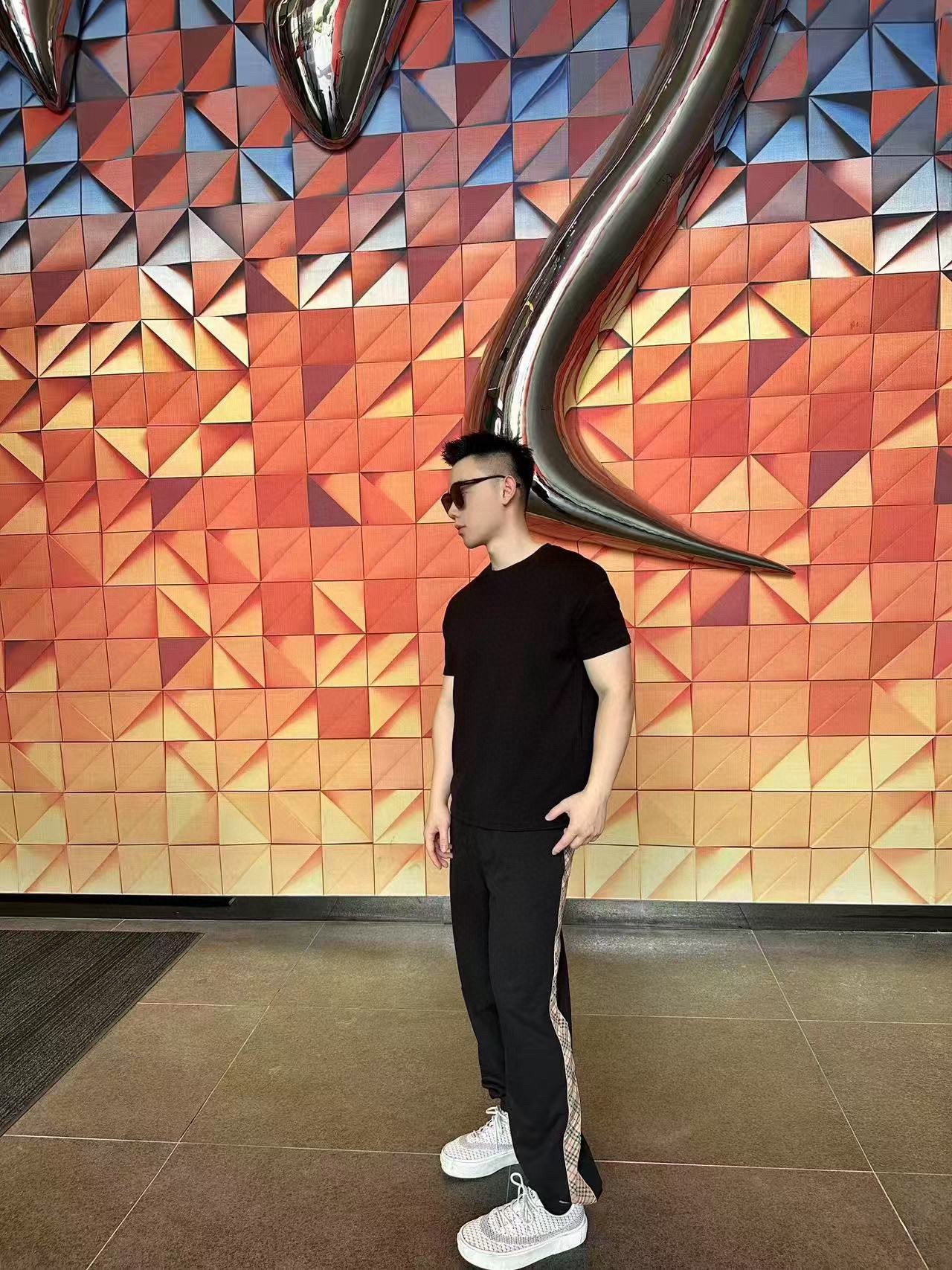 _d9k9sy_wr3jGLwFB_qULAFHVx-13GxNEGUCctkA