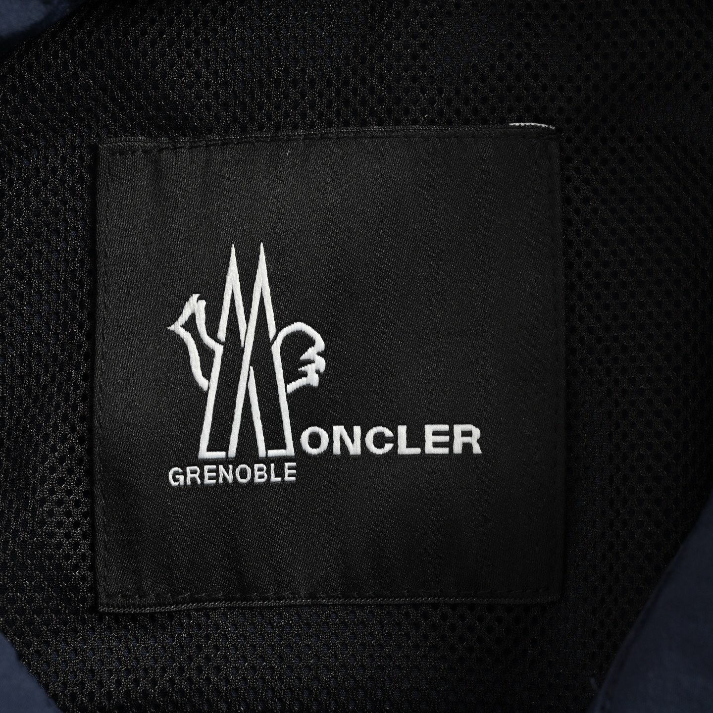 Moncler 蒙口 多口袋功能性工装夹克外套-Chinese UA Cheap High Quatity Brand Clothes Bags handbags Sneakers wholesale wholesaler seller from China Factory suppliers Fashion Clothing Shoes best Quality Beautiful Price Moncler 蒙口 多口袋功能性工装夹克外套
