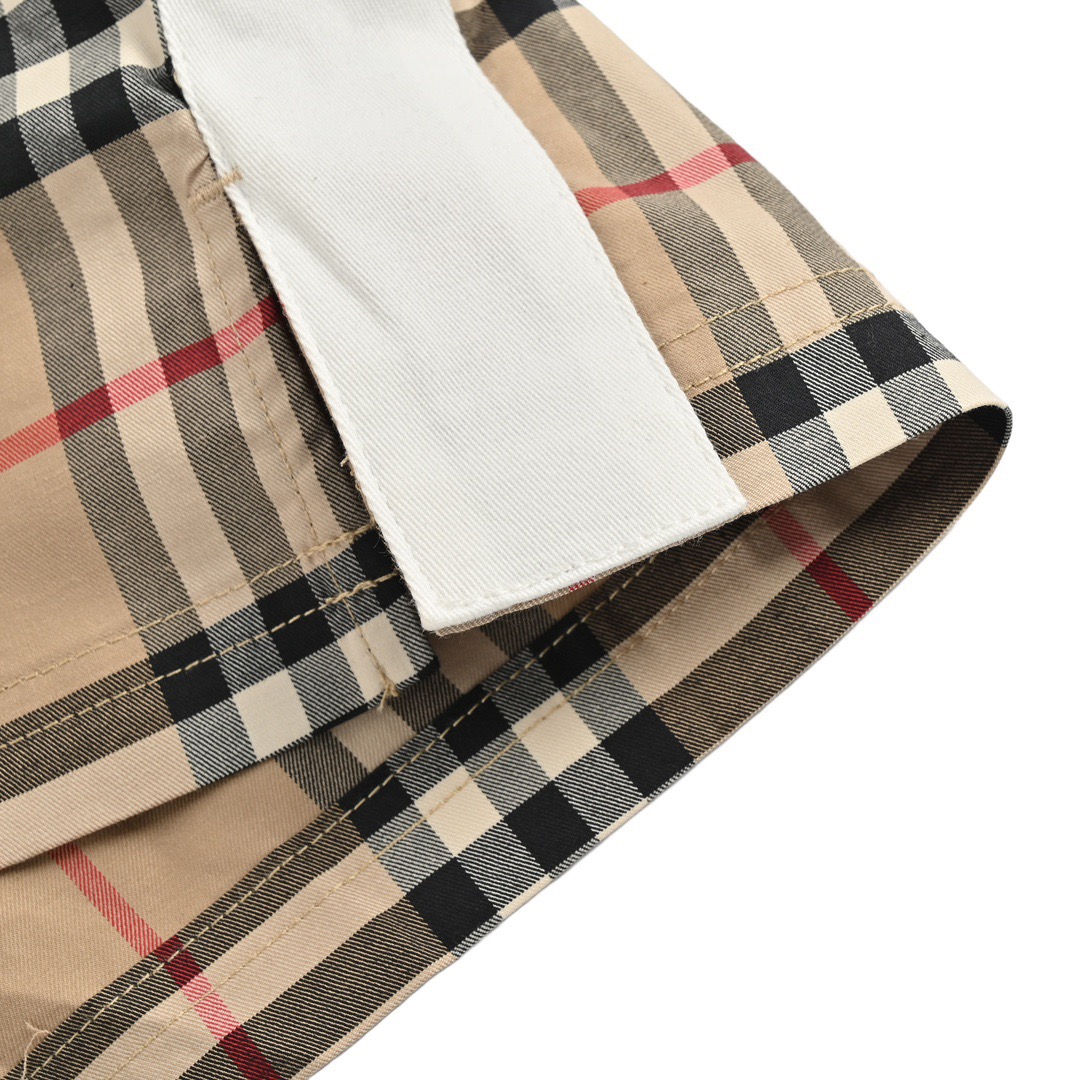 Burberry 巴宝莉 经典白边织带格纹短裤
