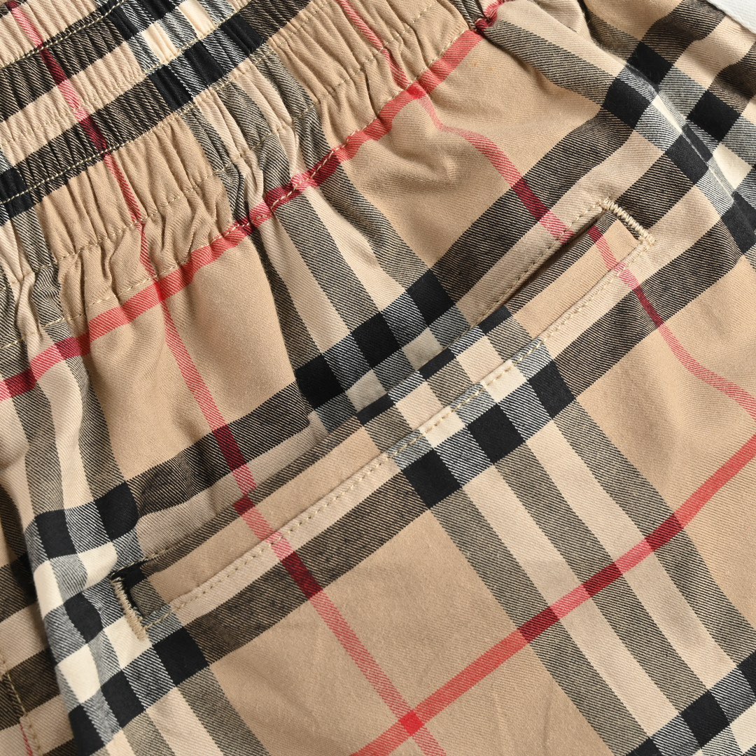 Burberry 巴宝莉 经典白边织带格纹短裤