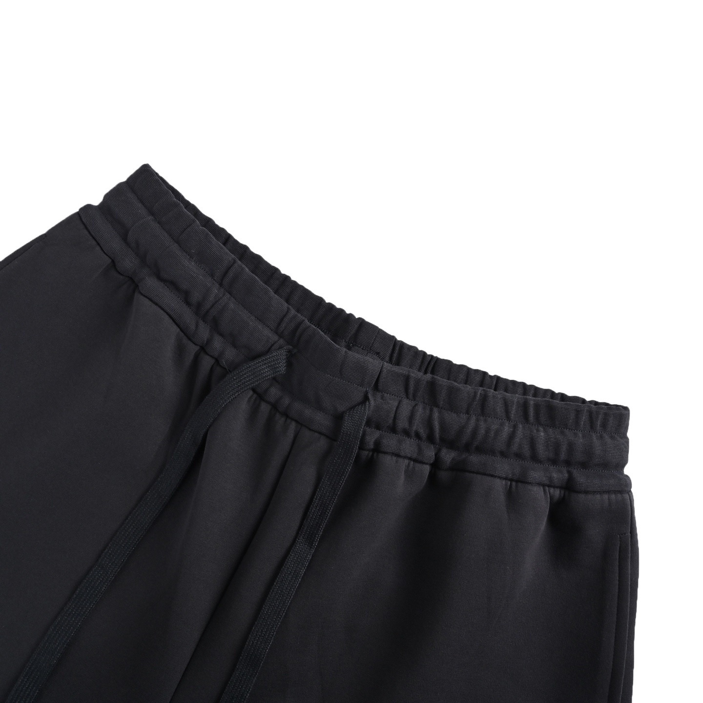 Prada/普拉达 25ss 下摆三角标尼龙拼接口袋短裤