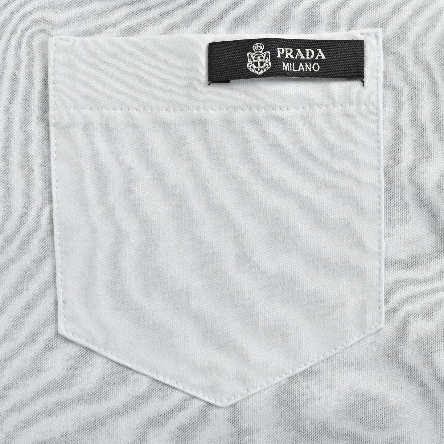 Prada/普拉达 口袋徽标撞色双面短袖-Top High Quatity Cheap Sneakers Fashion Clothing Clothes Bags handbags Shoes of all Brand wholesale With The best Quality And Beautiful Price from China Factory Chinese suppliers wholesaler seller Prada/普拉达 口袋徽标撞色双面短袖